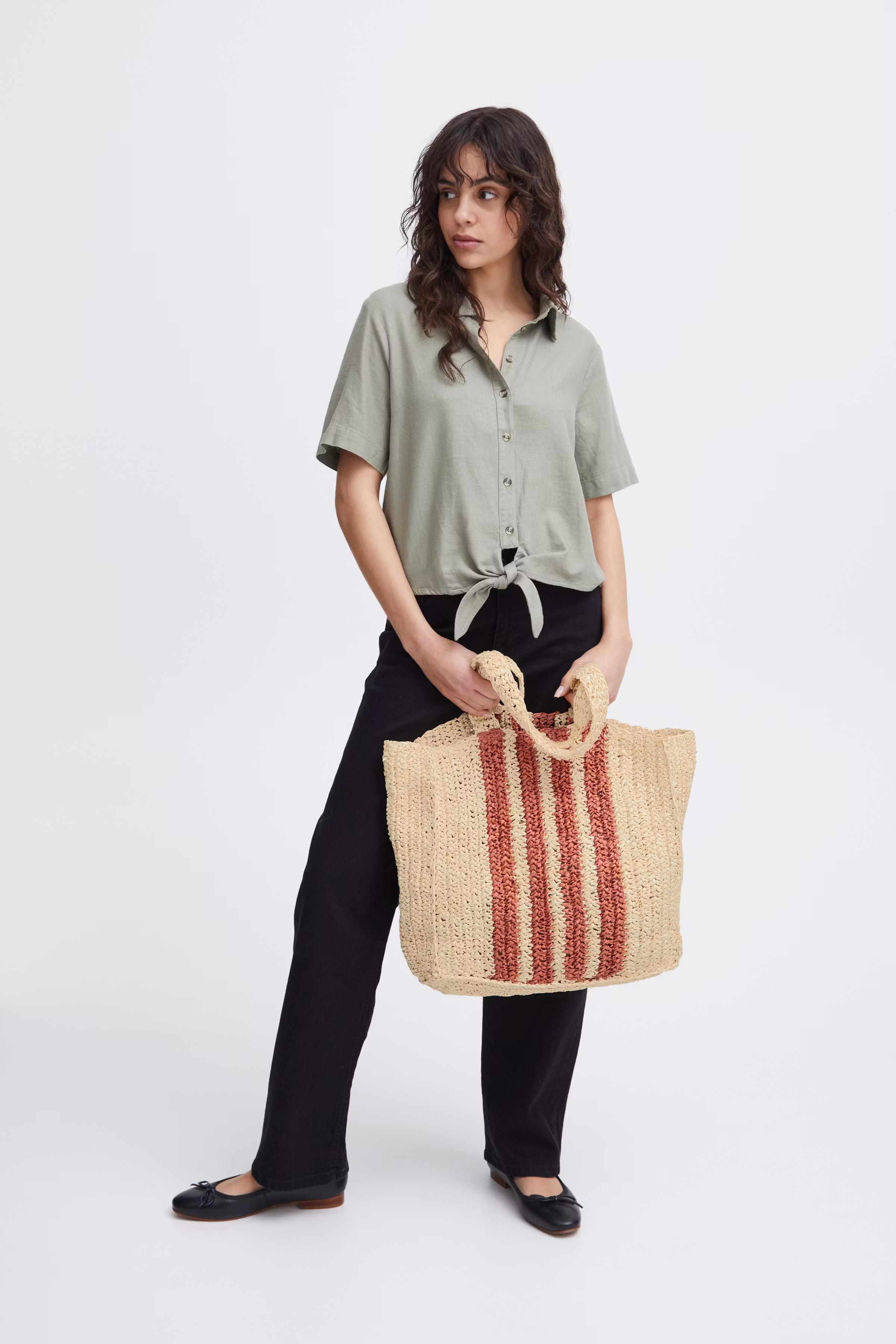 IAOTELIA Taske LOOKBOOK FRONT 20121198-161349