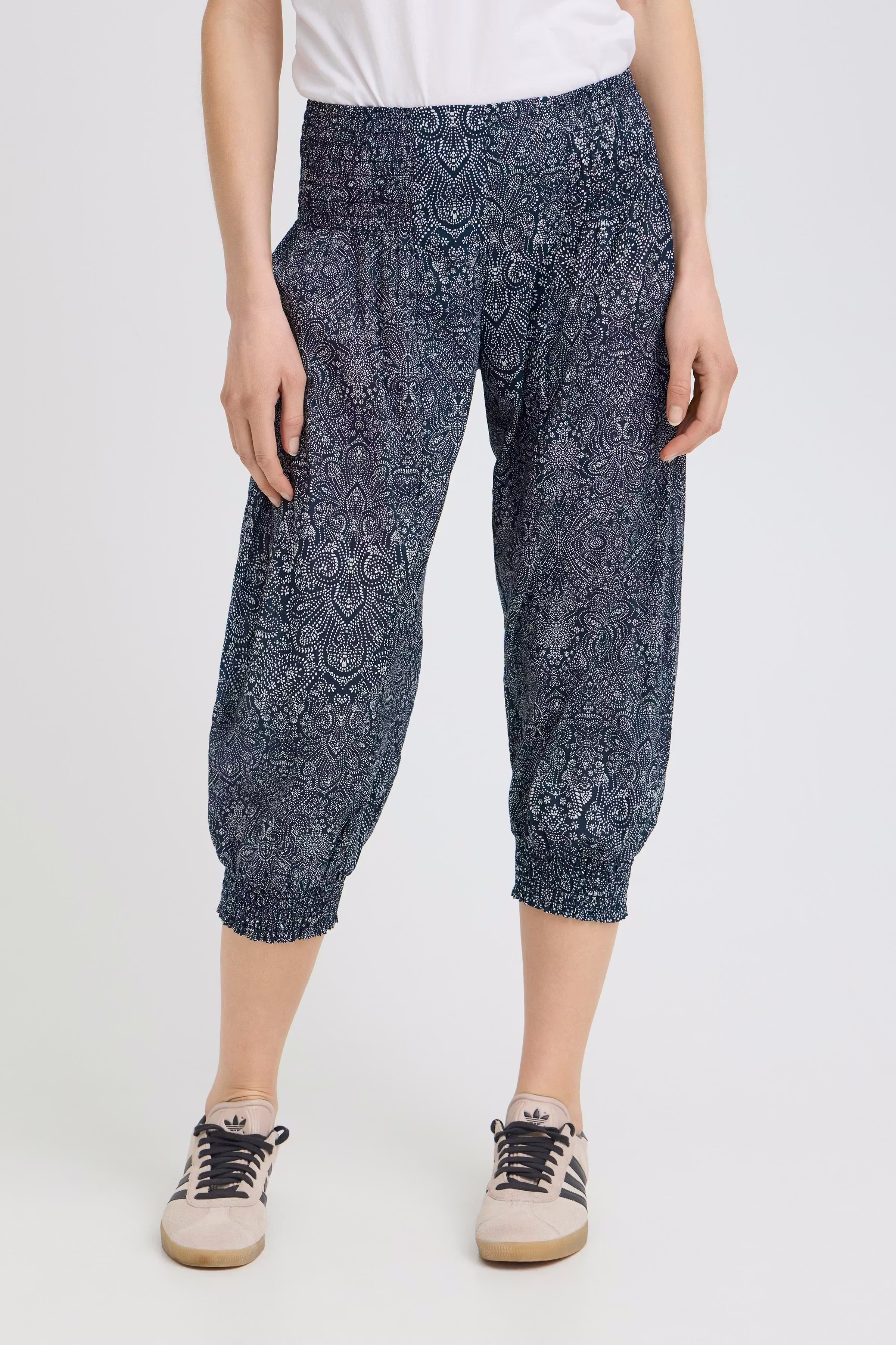 PZJILL Wide Capri Broek LOOKBOOK FRONT 50200339-200262