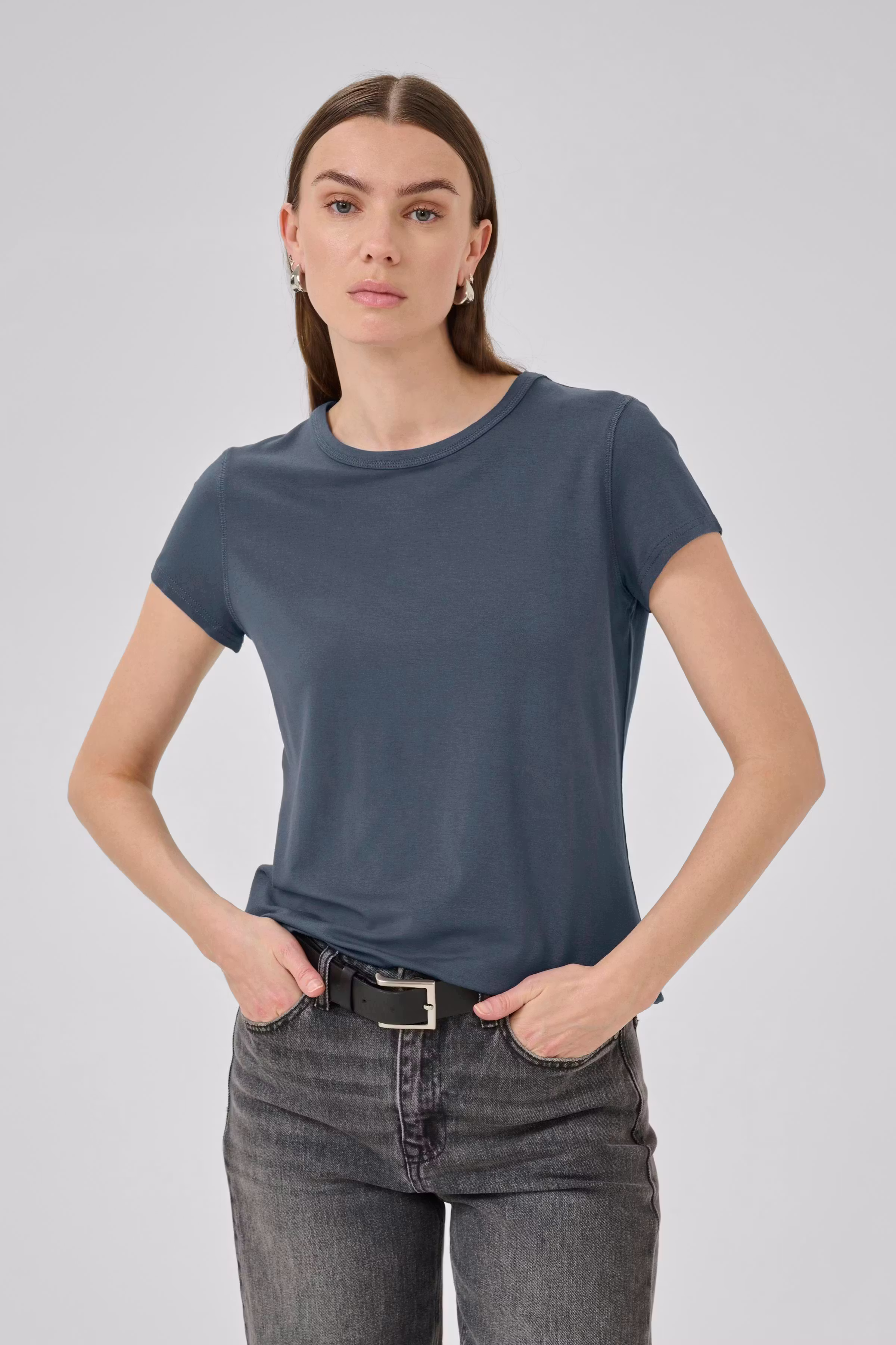 16 THE MODAL TEE LOOKBOOK FRONT 10703596-194220