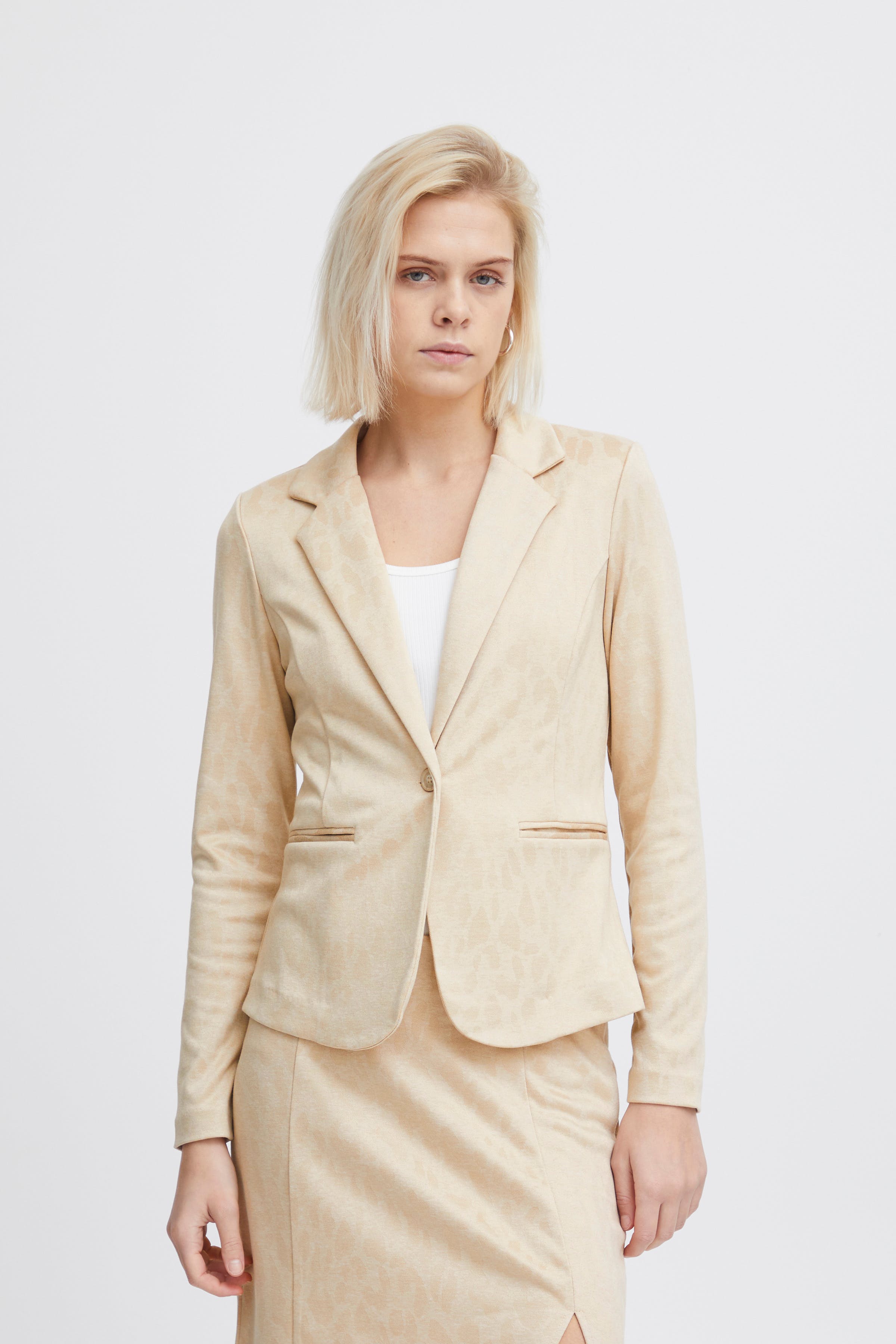 IHKATE Blazer LOOKBOOK FRONT 20120652-151308