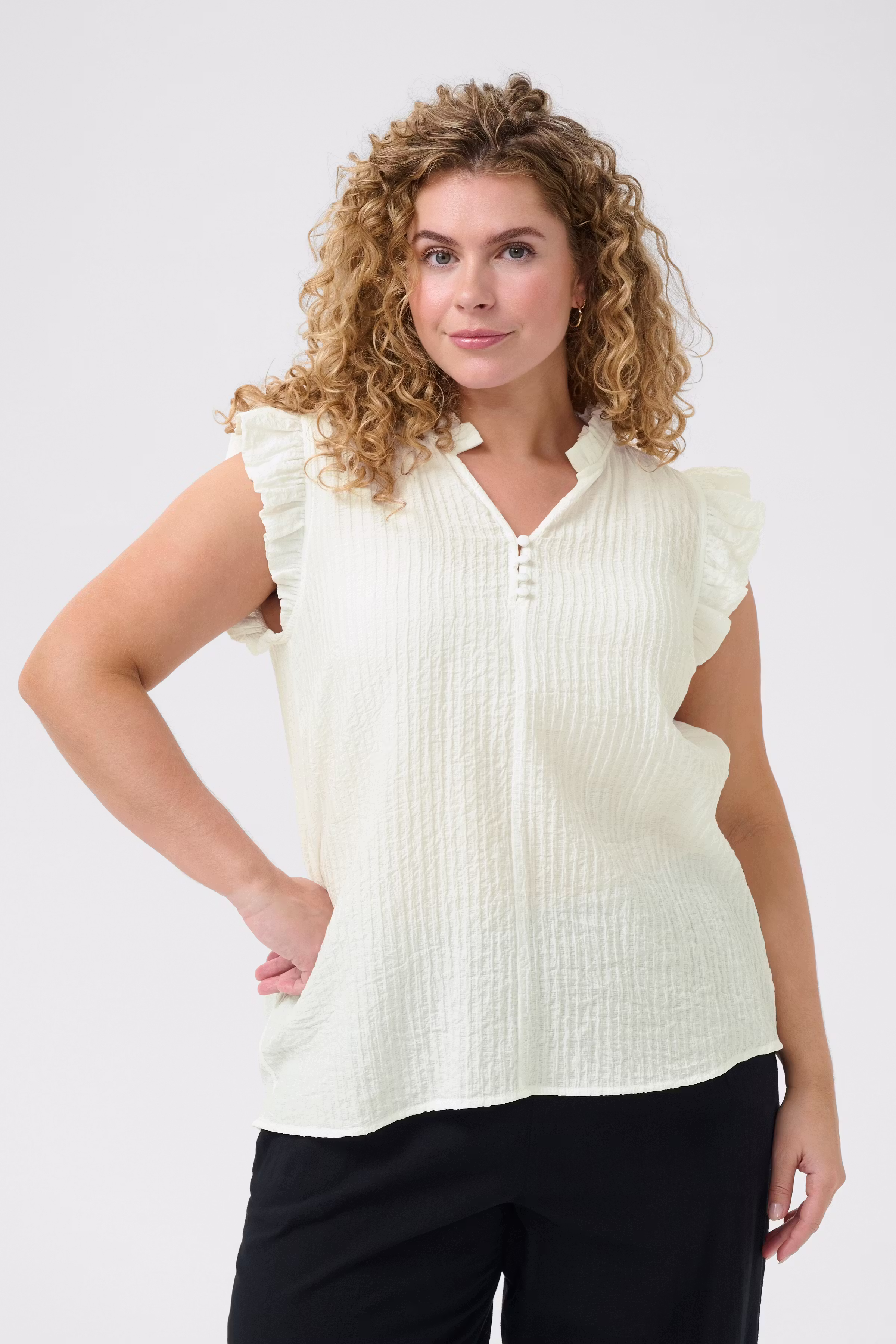 KClyana Blouse LOOKBOOK FRONT 10583215-110602