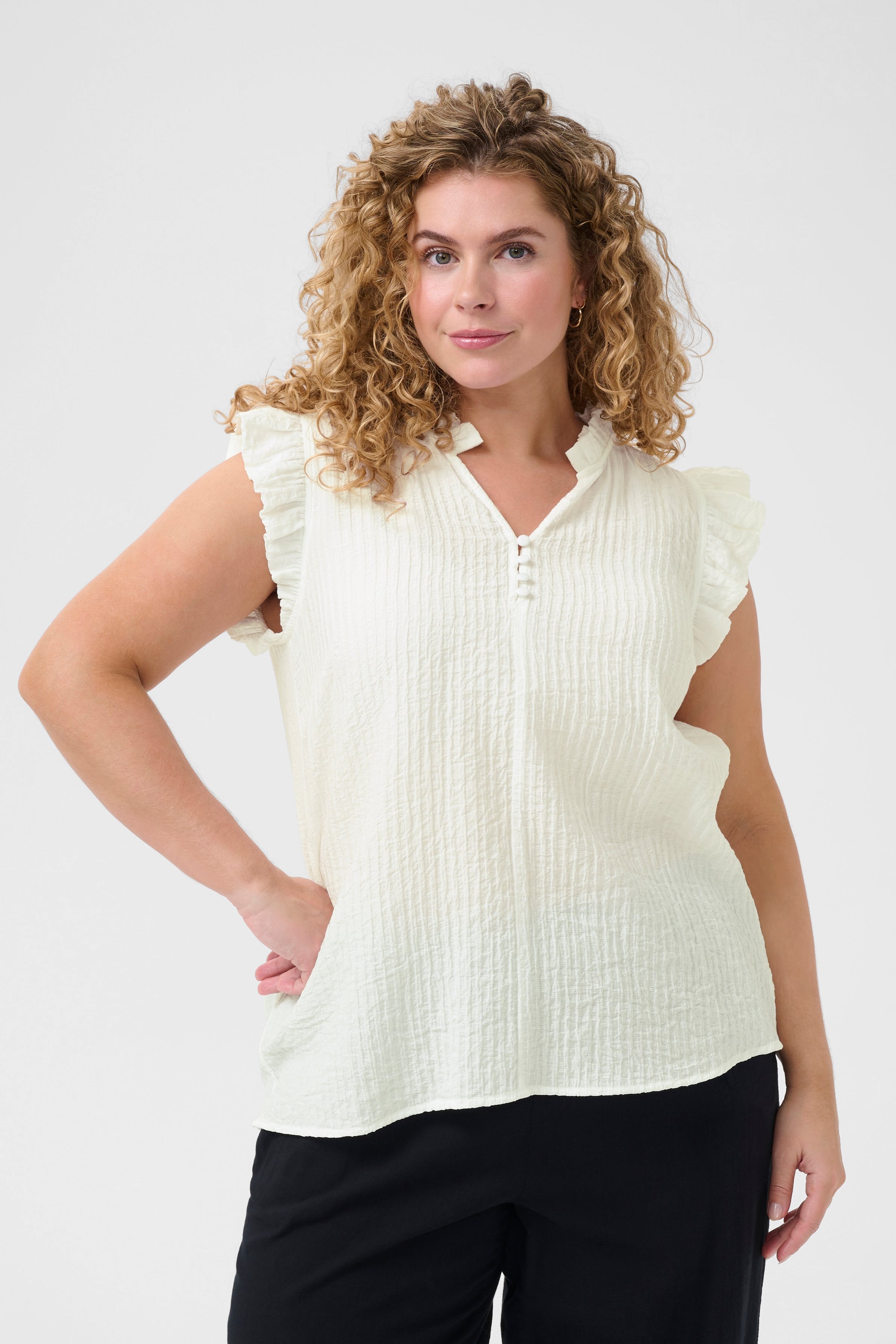 KClyana Blouse LOOKBOOK FRONT 10583215-110602