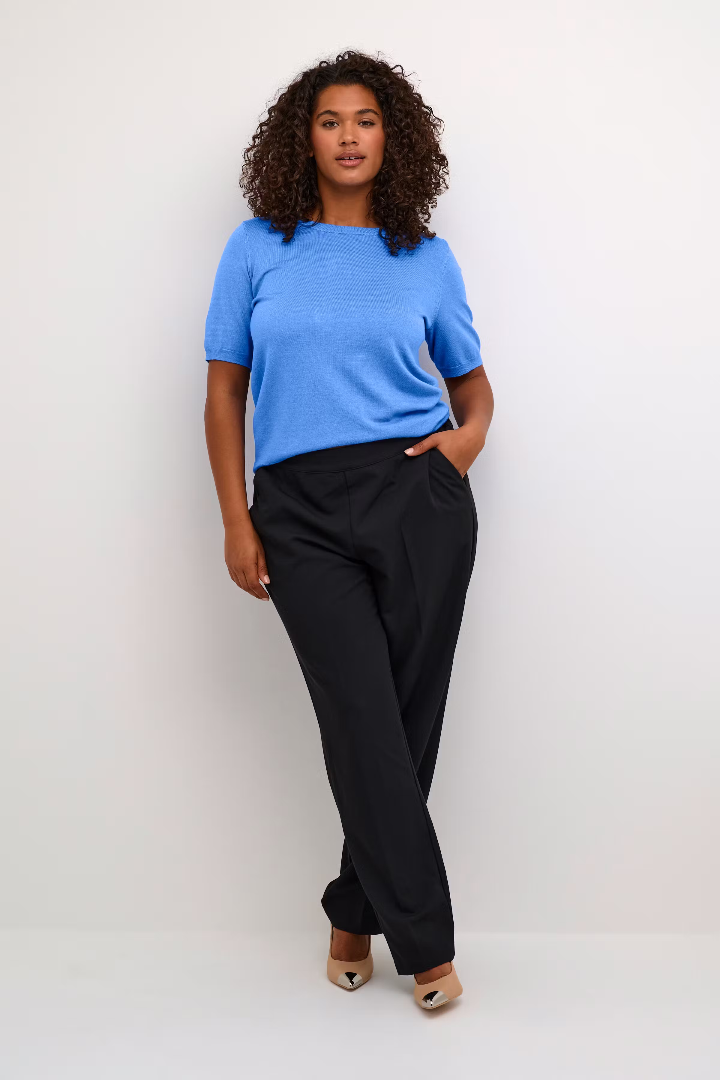 KClizzy Pullover LOOKBOOK FRONT 10582205-174037