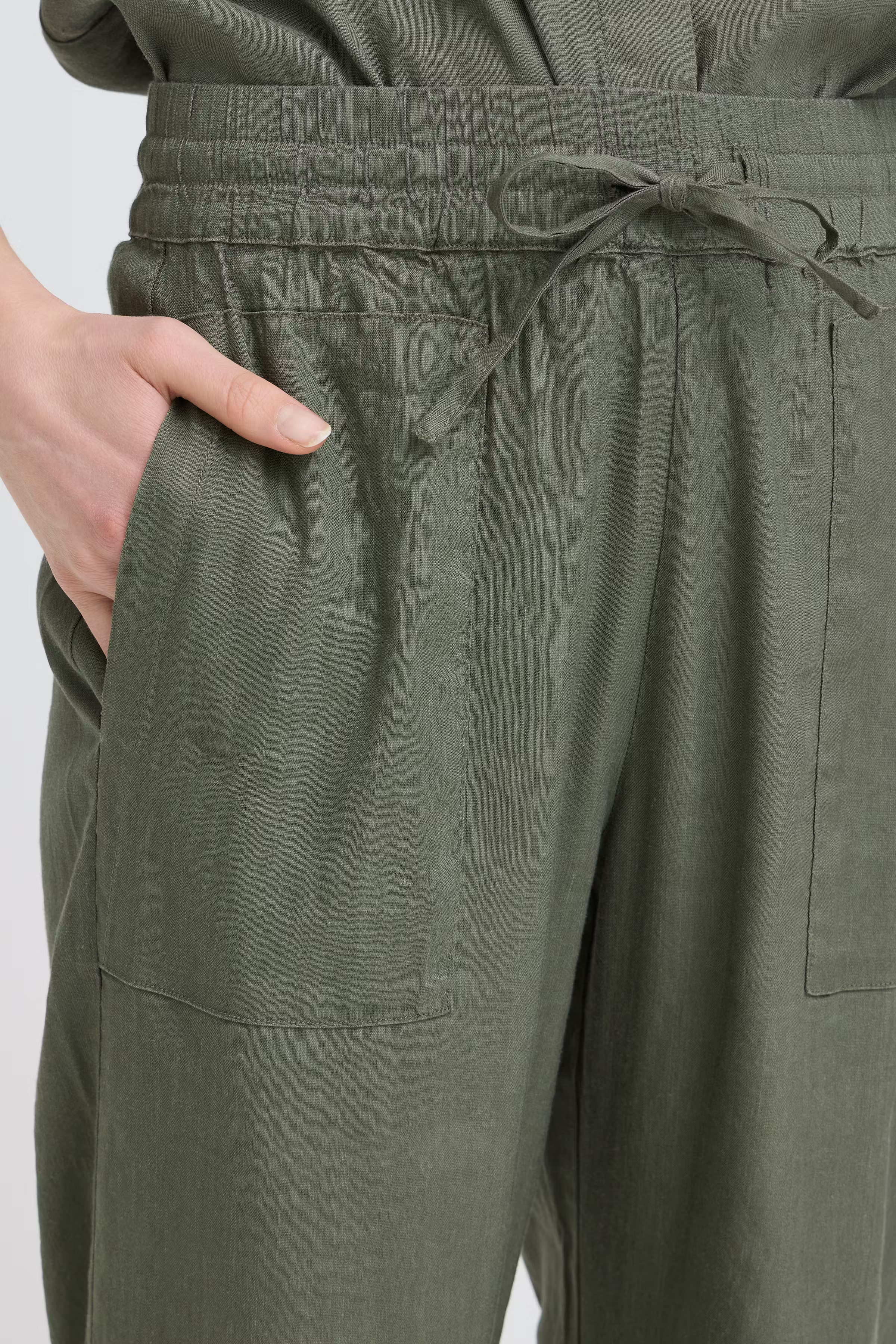 PZLUCA Bukser LOOKBOOK DETAIL 50210436-180312