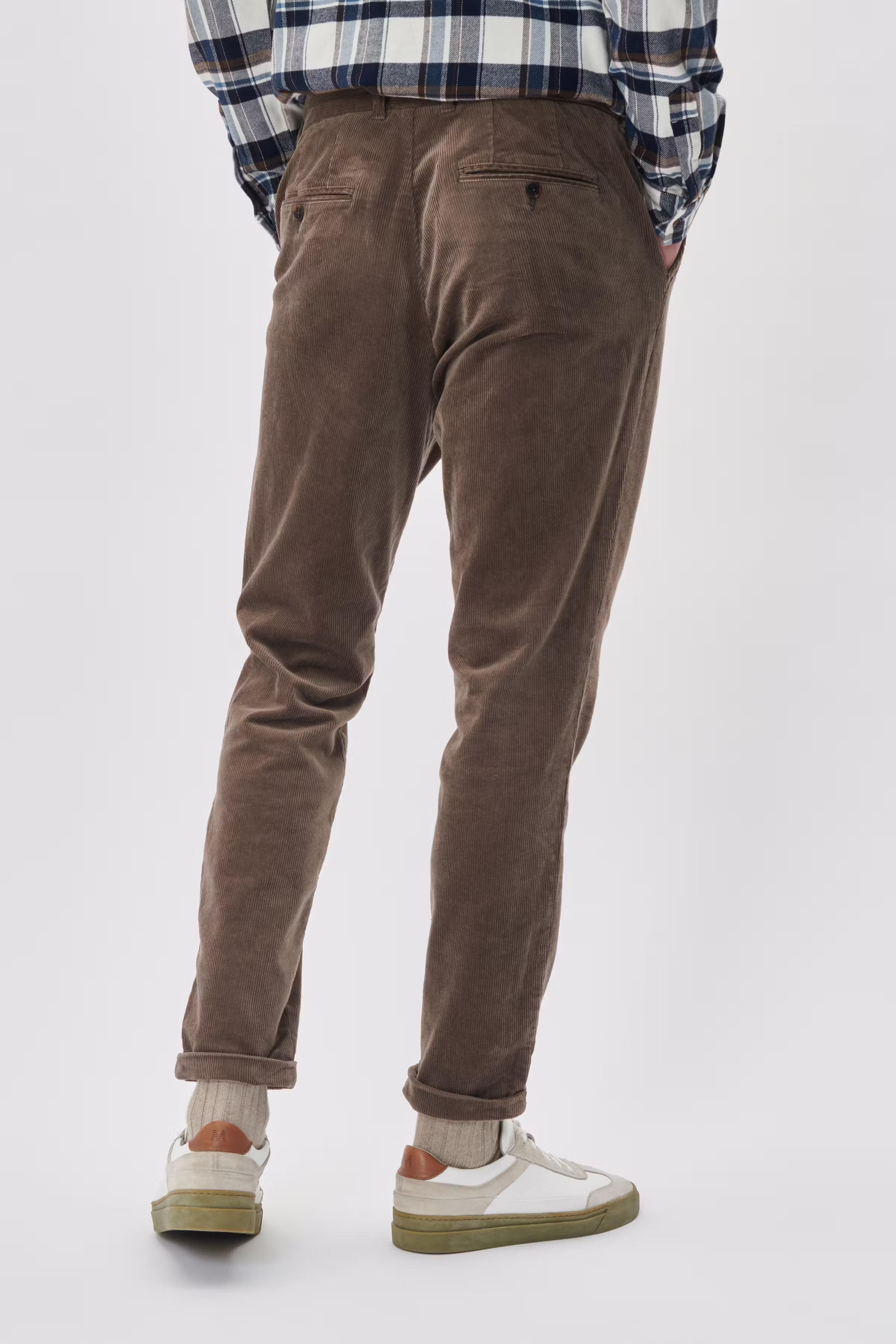 MAliam Hose LOOKBOOK BACK 30207598-190808