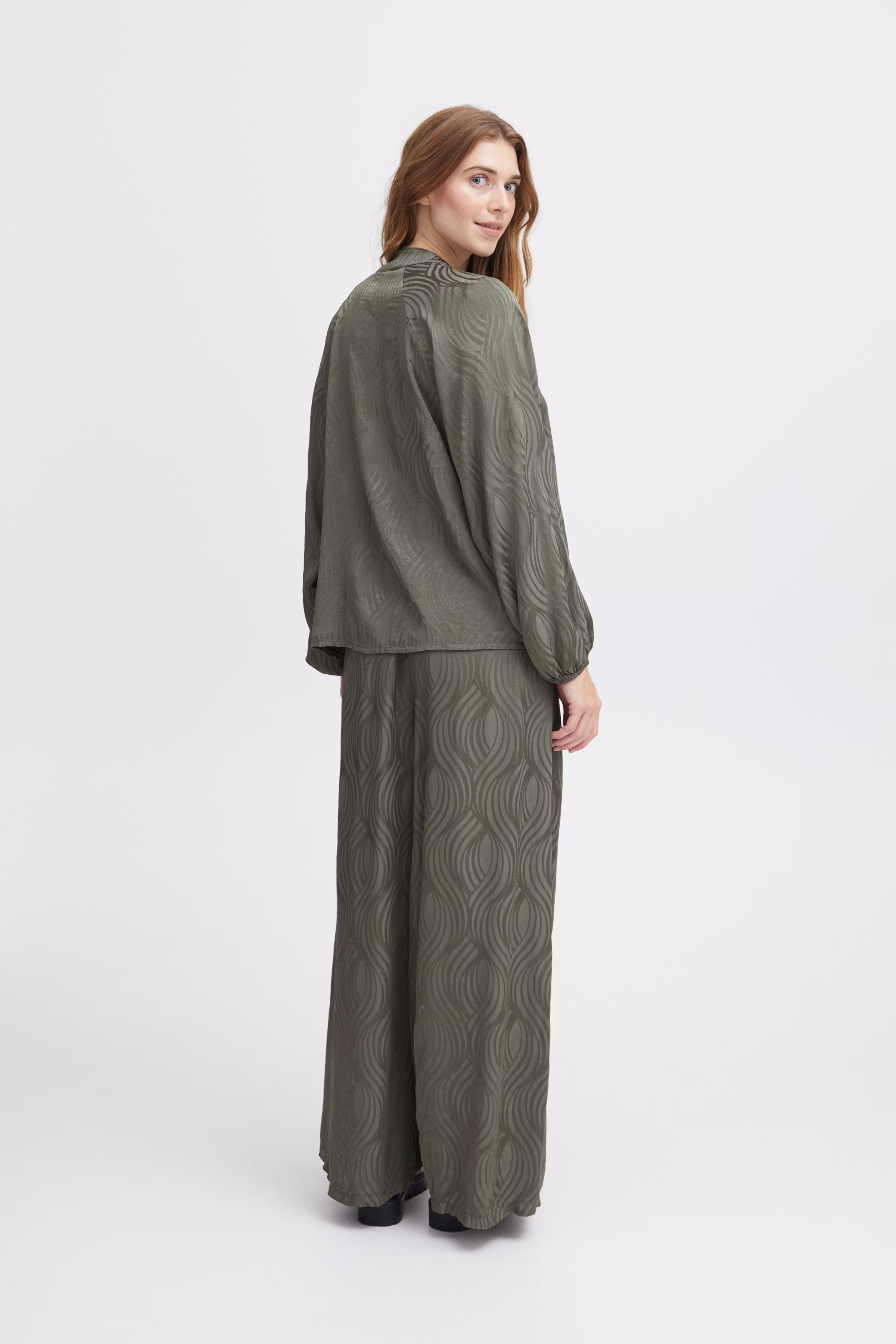 SBROSSO Blouse LOOKBOOK BACK 22100383-190414