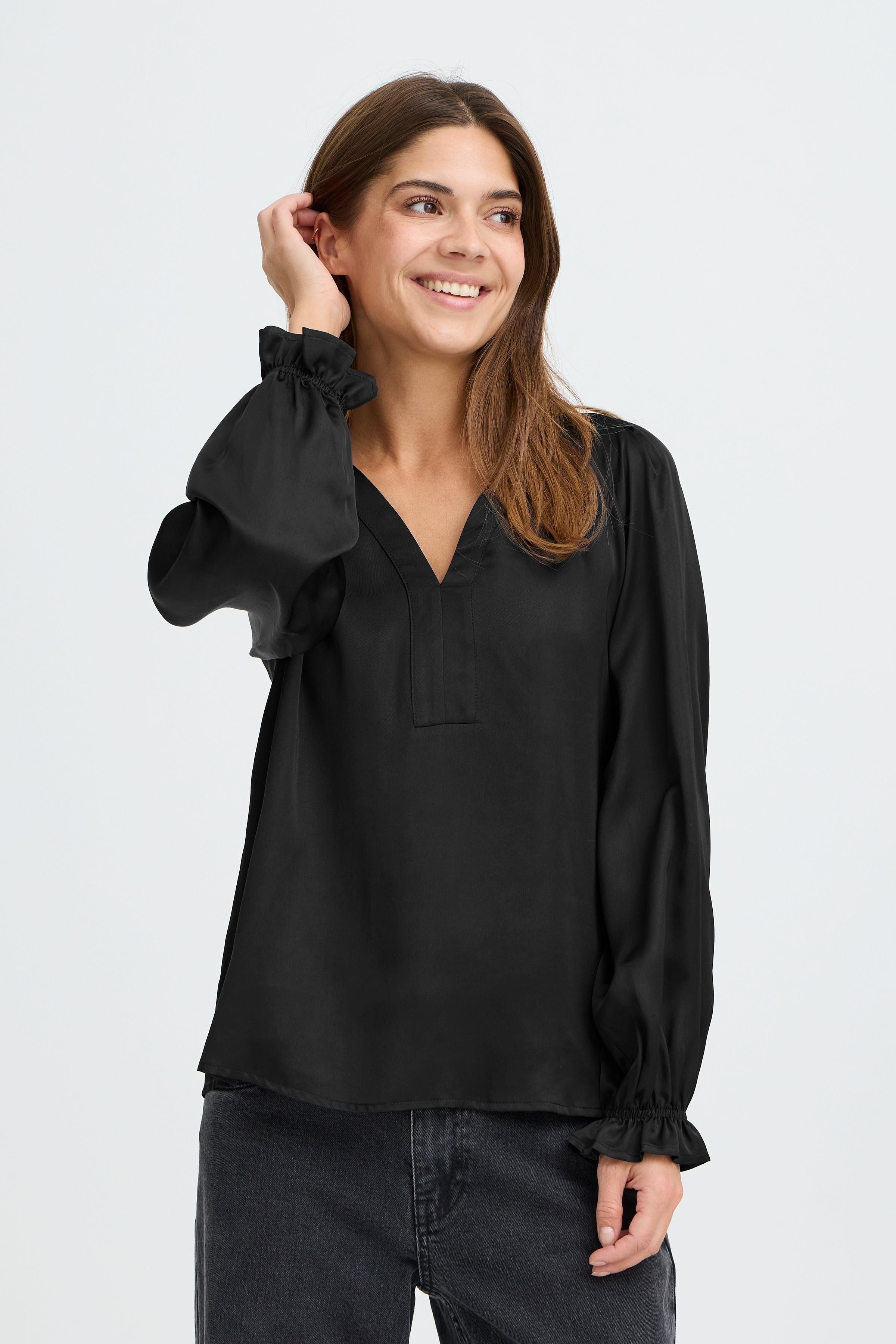 PZCASSY Bluse LOOKBOOK FRONT 50210218-193911