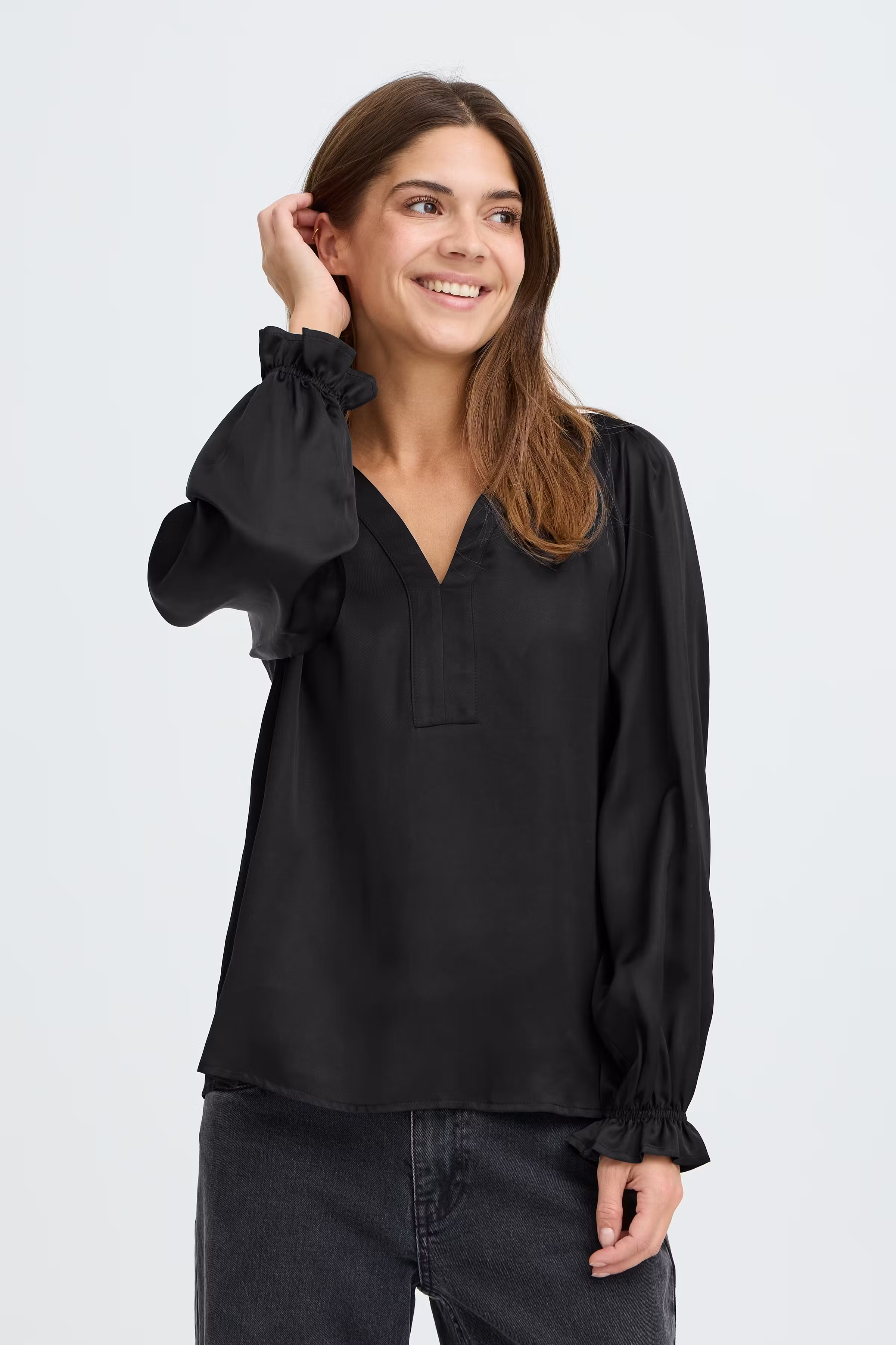 PZCASSY Bluse LOOKBOOK FRONT 50210218-193911