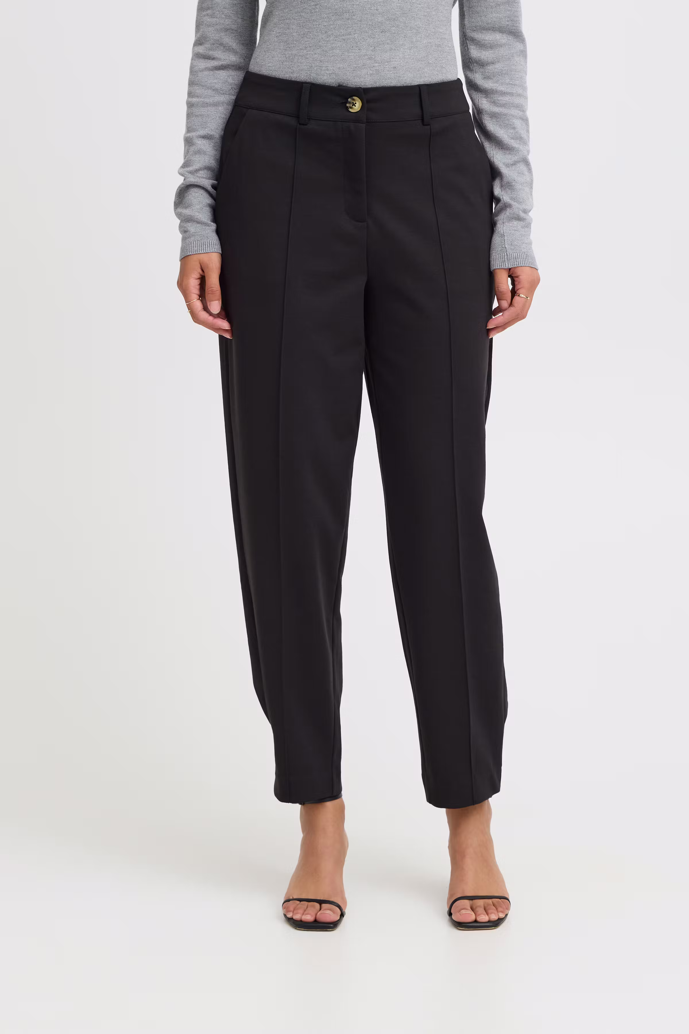 IHSIMONSE Byxor LOOKBOOK FRONT 20121517-194008