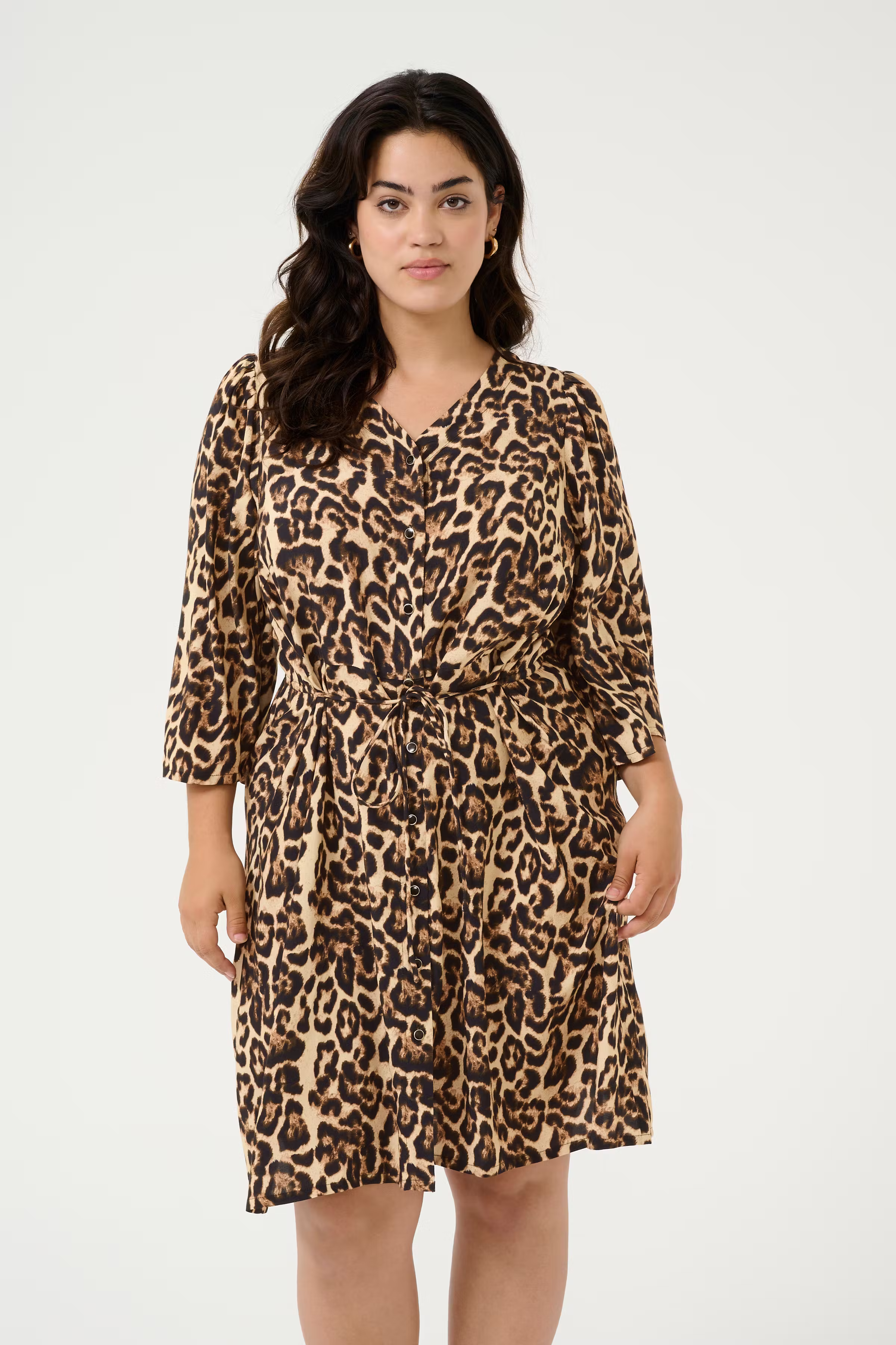 KCperla Kort Leopardkjole LOOKBOOK FRONT 10583136-107281
