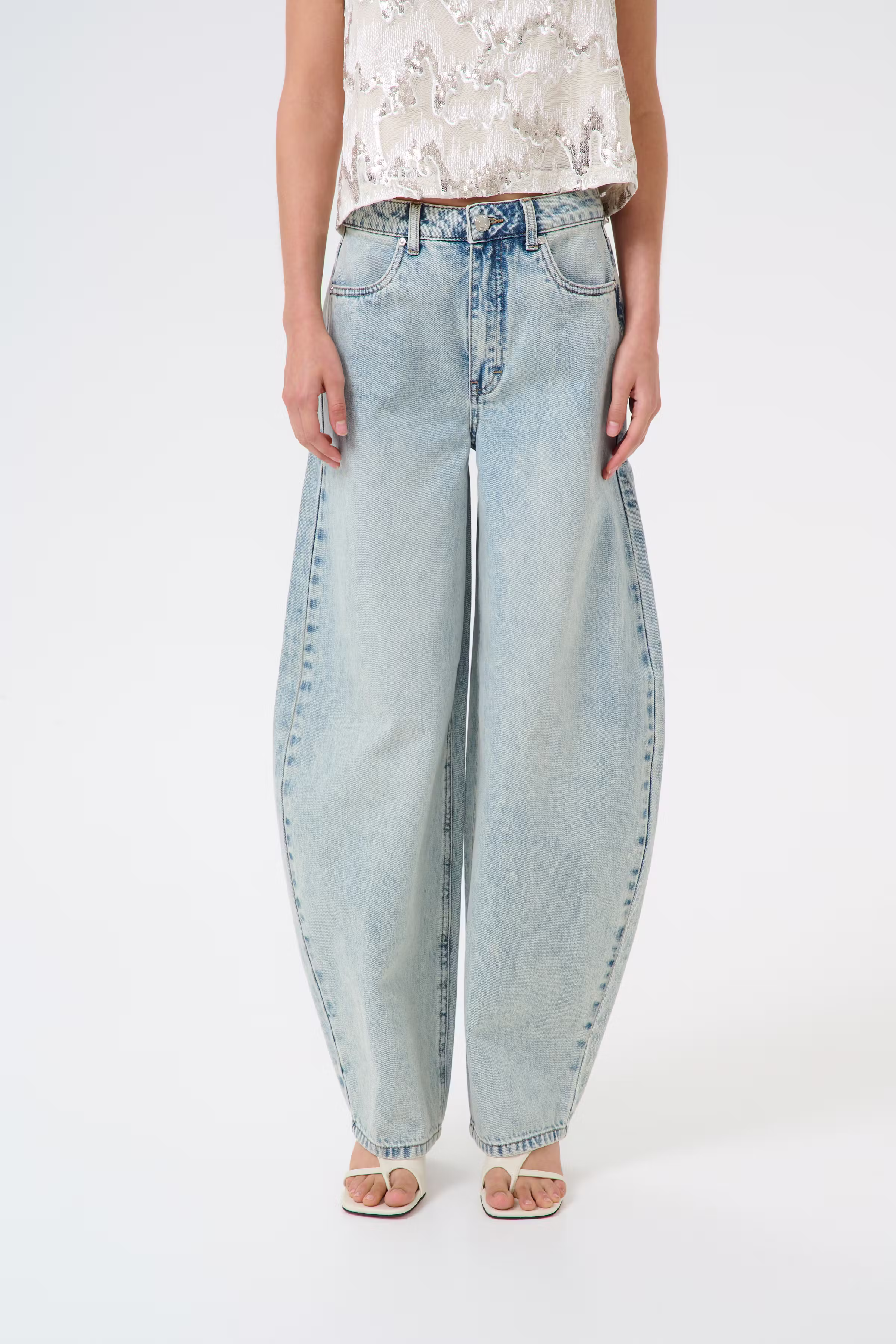 GZasher Barrel Jeans LOOKBOOK FRONT 10910182-107575
