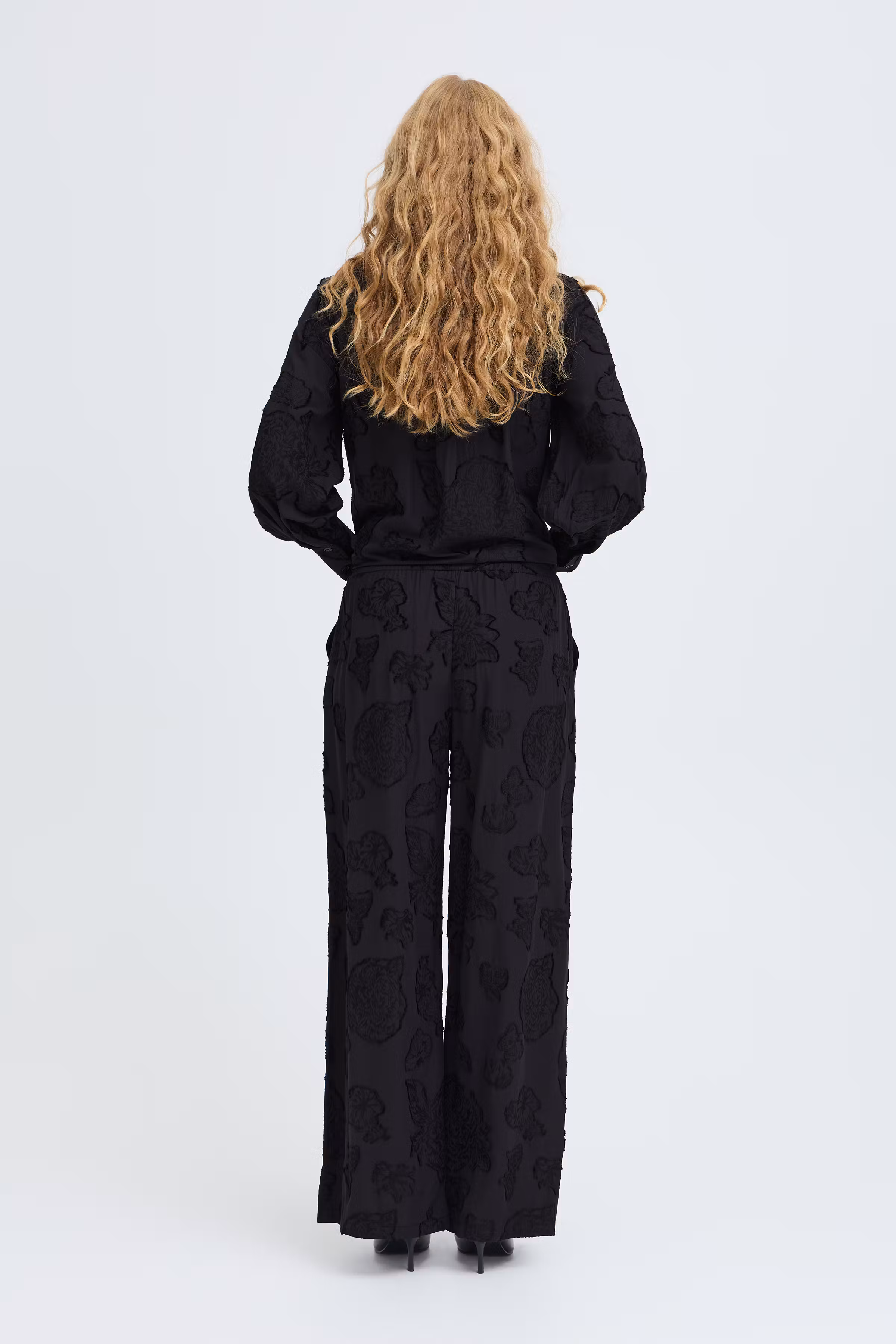 BYGURO Trousers LOOKBOOK BACK 20819729-194008