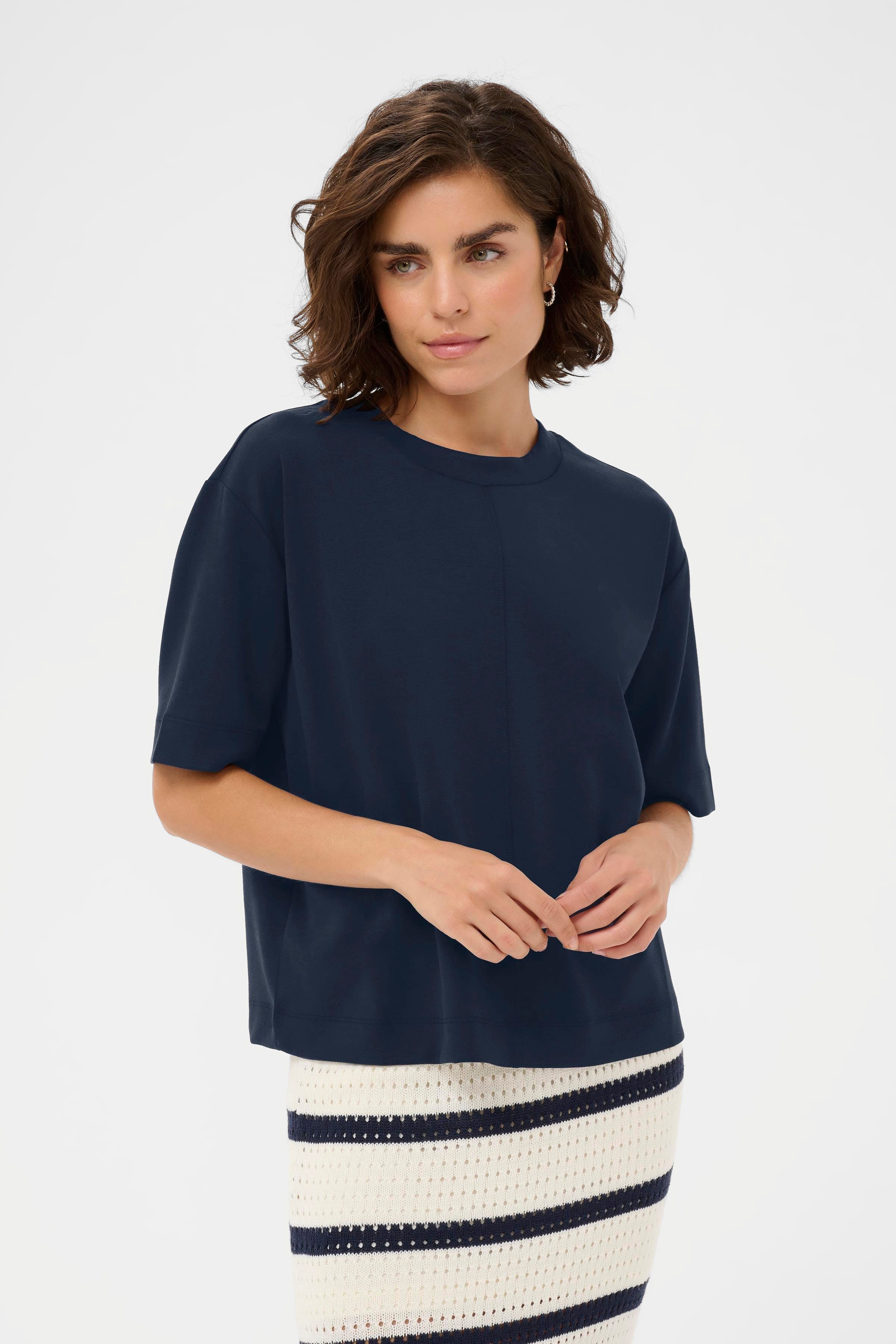 KAannie T-shirt LOOKBOOK FRONT 10511809-194020