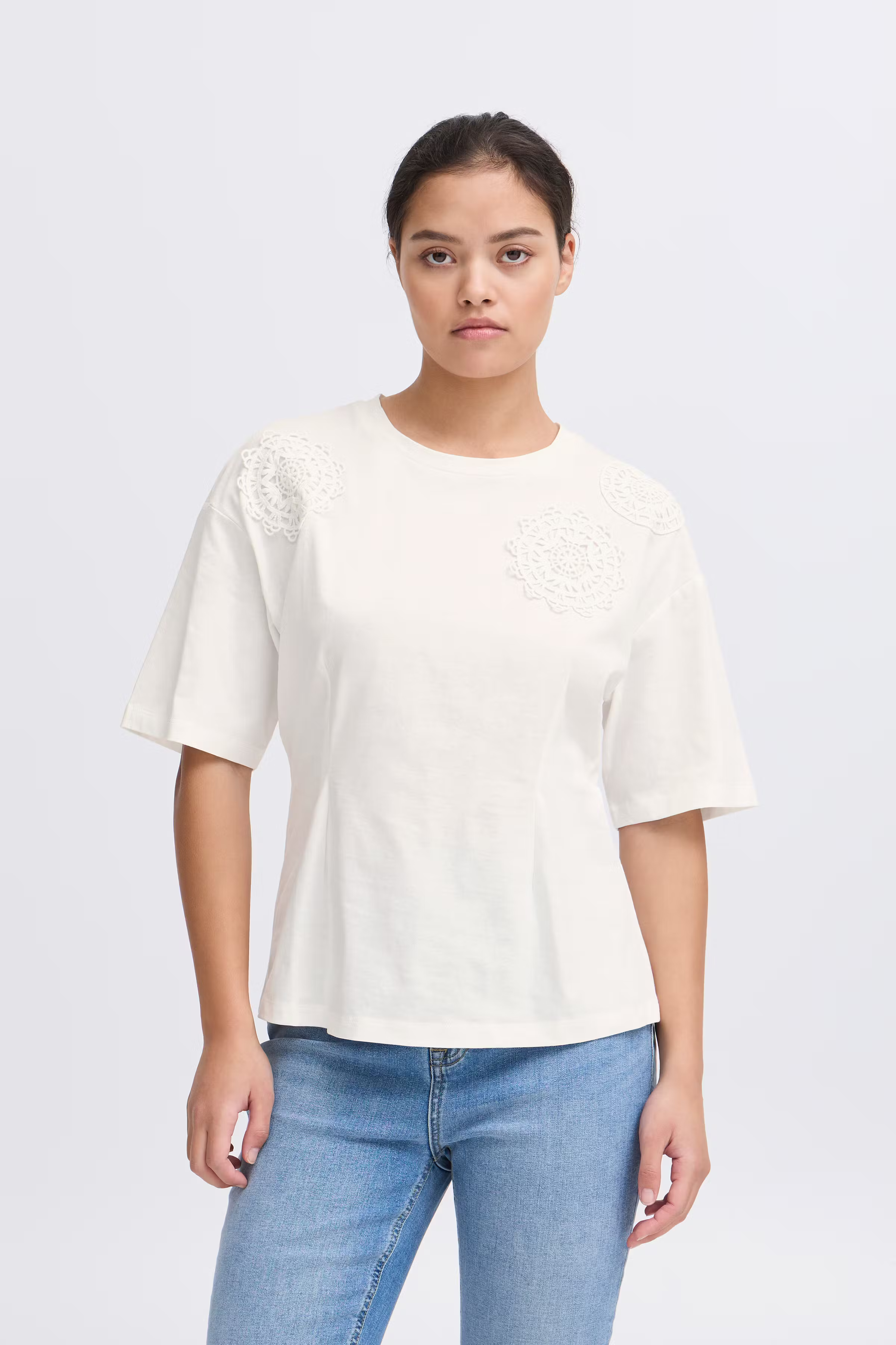 IHNABIA T-shirt LOOKBOOK FRONT 20122706-114201