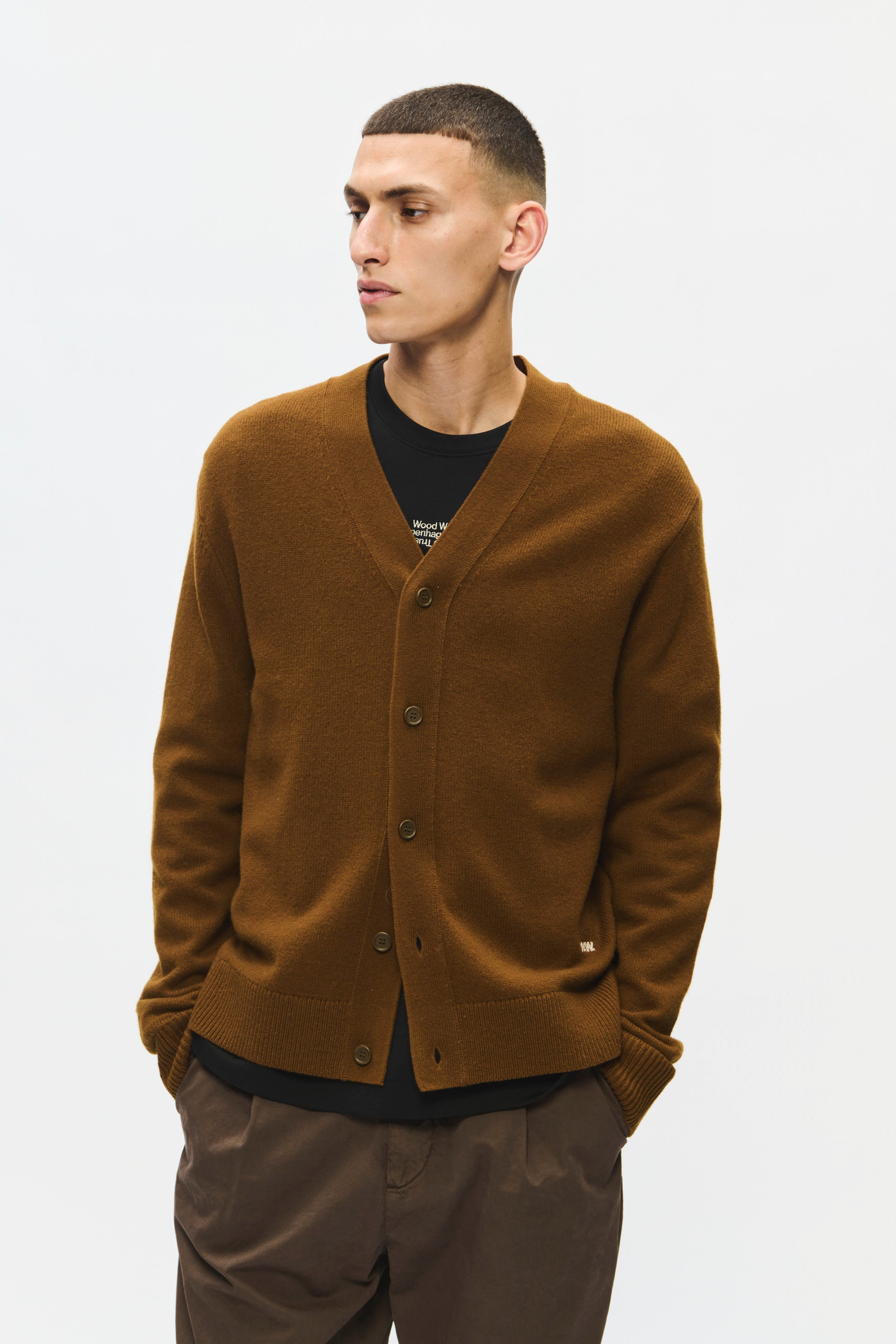 WWlogo Cardigan LOOKBOOK FRONT 30252199-190815