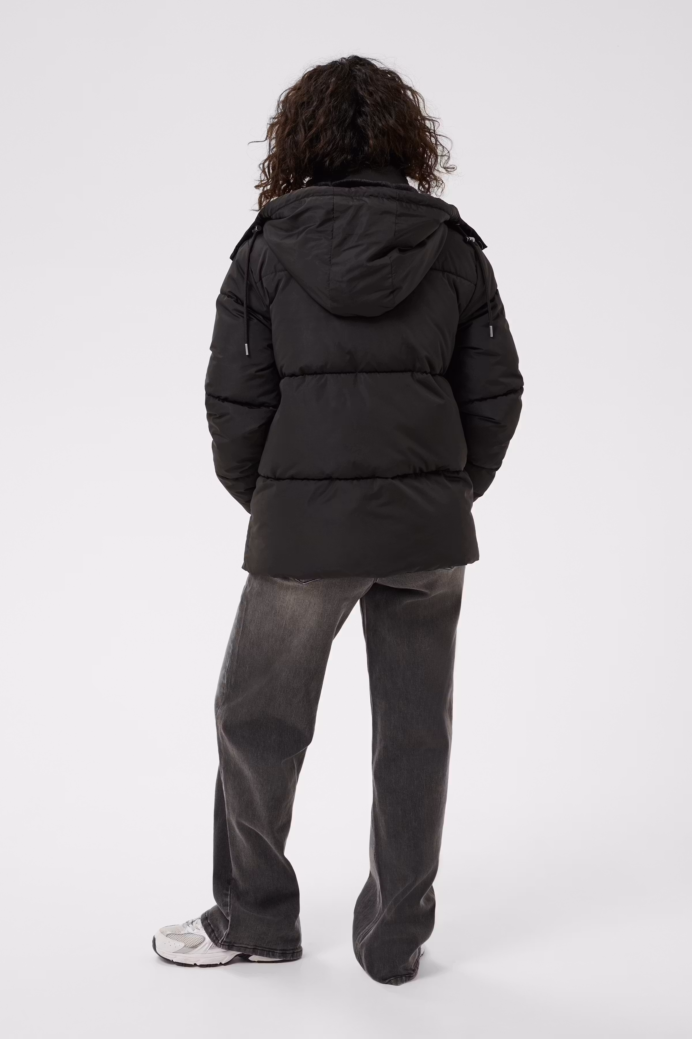 KAnikalui Outerwear LOOKBOOK BACK 10511828-100121