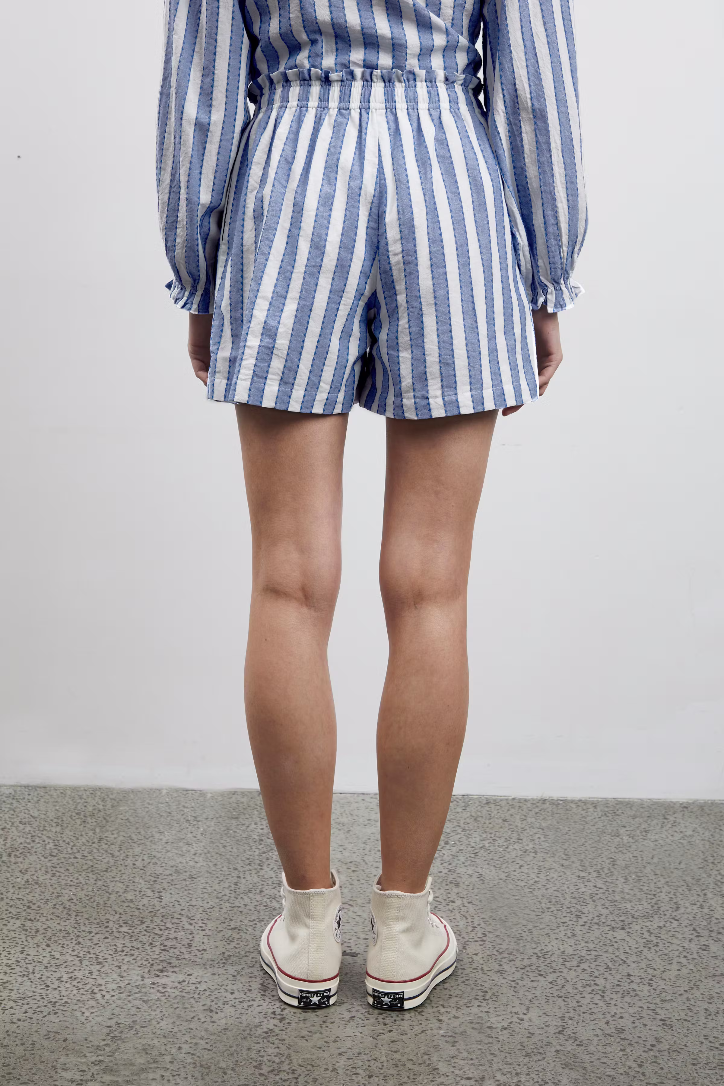 IHEZOMA Shorts LOOKBOOK BACK 20118326-201847