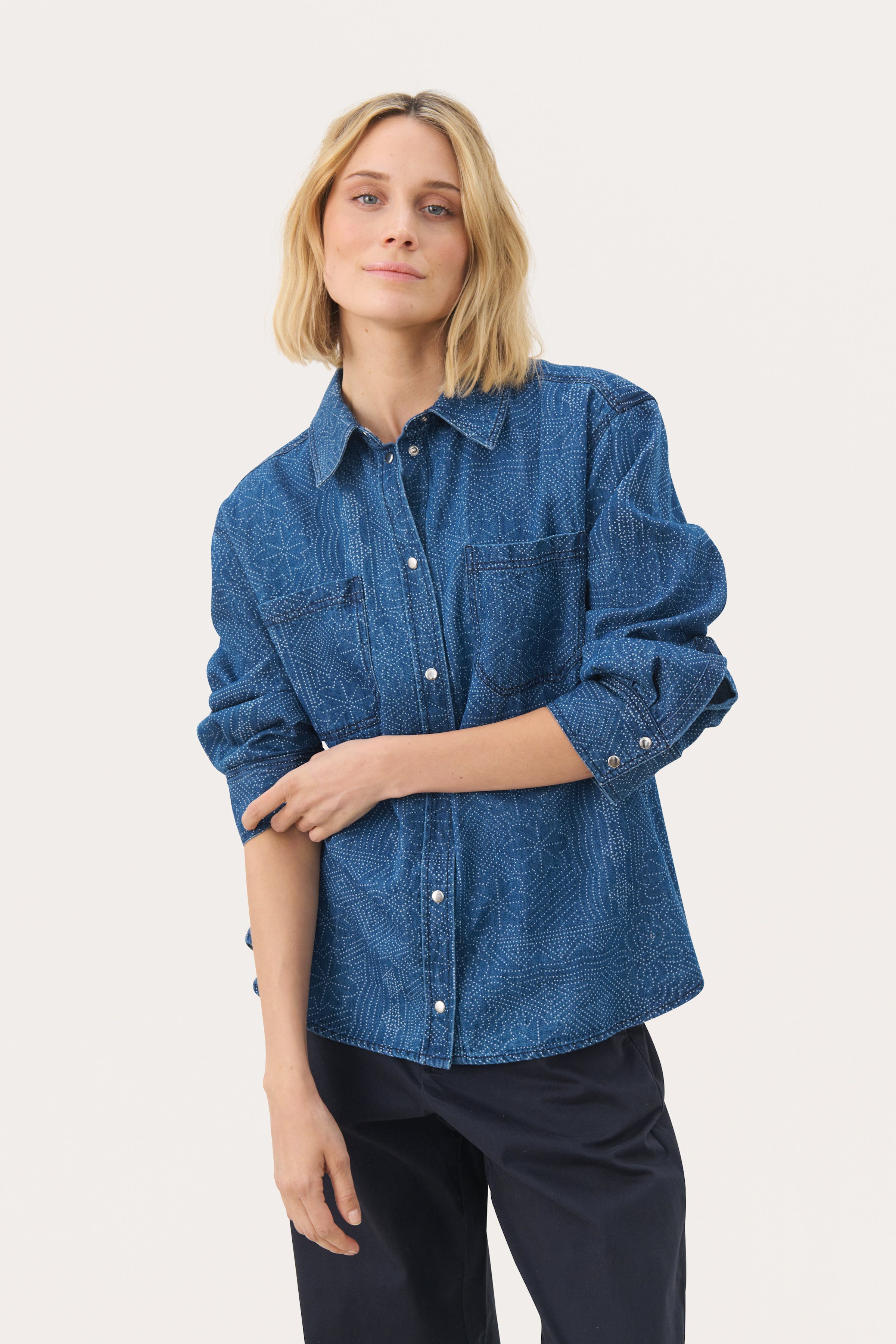 TeresaPW Shirt LOOKBOOK FRONT 30309802-303961