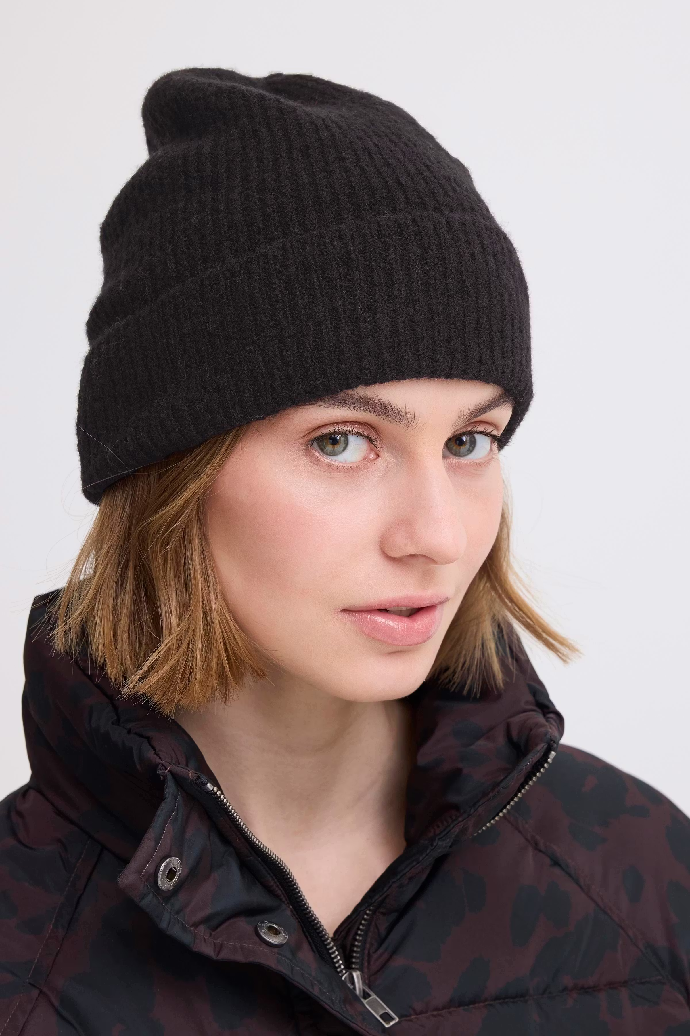 IAIVO Kapuze LOOKBOOK FRONT 20110525-194008