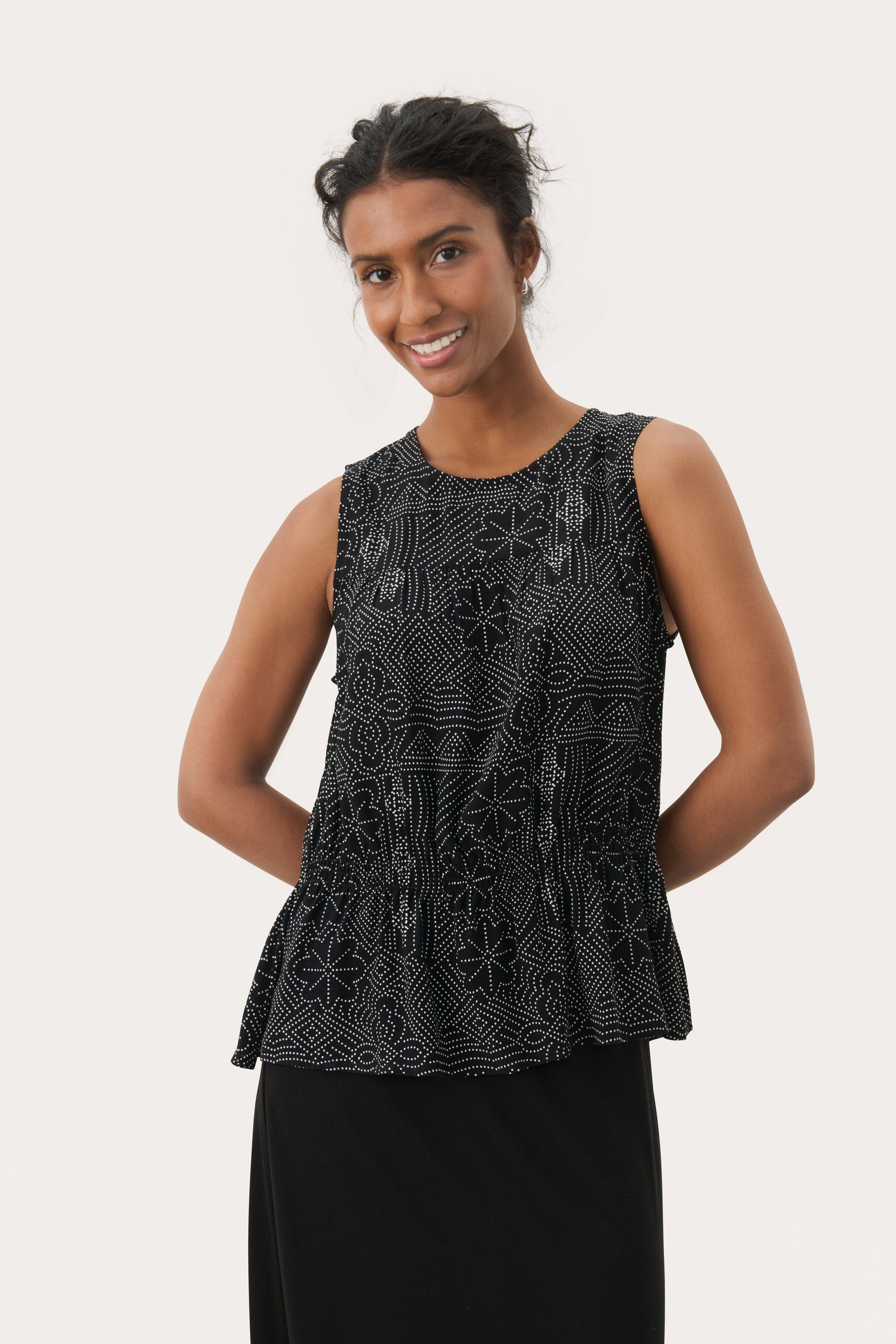 TilliePW Blus LOOKBOOK FRONT 30309821-303959