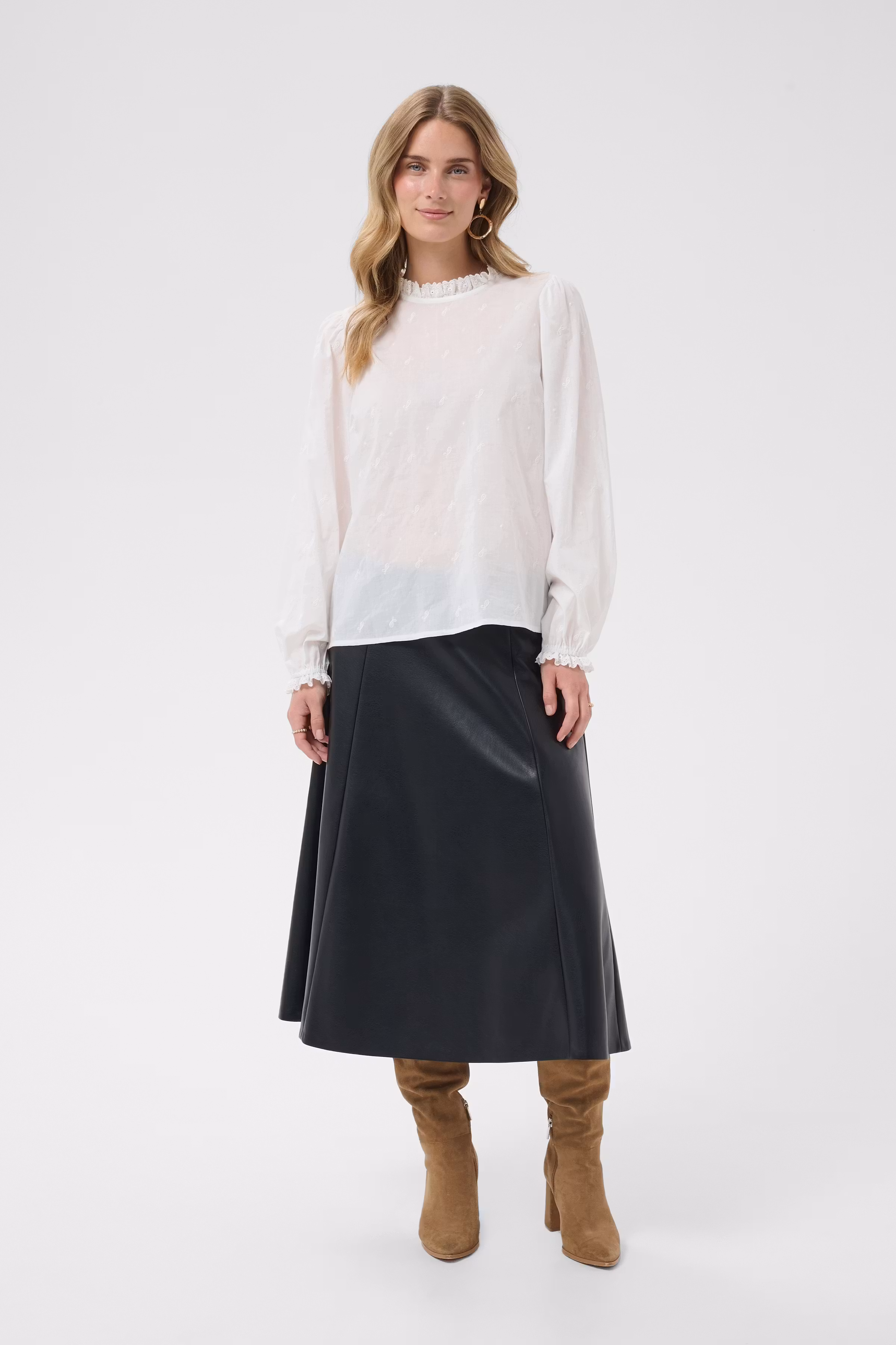 CRKalikah Blouse LOOKBOOK FRONT 10615648-110602