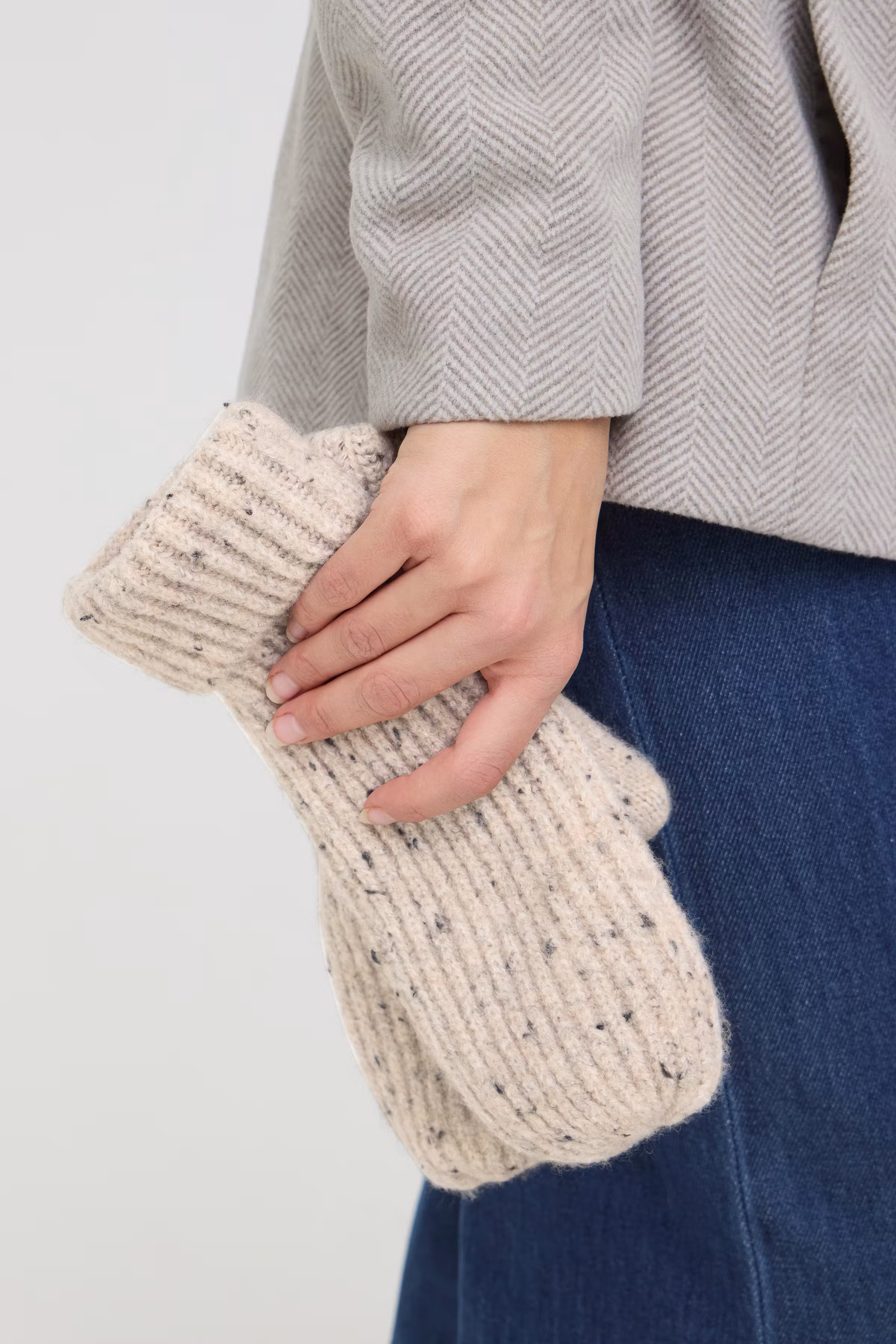 FRNANNA Gloves LOOKBOOK FRONT 20618135-1613051