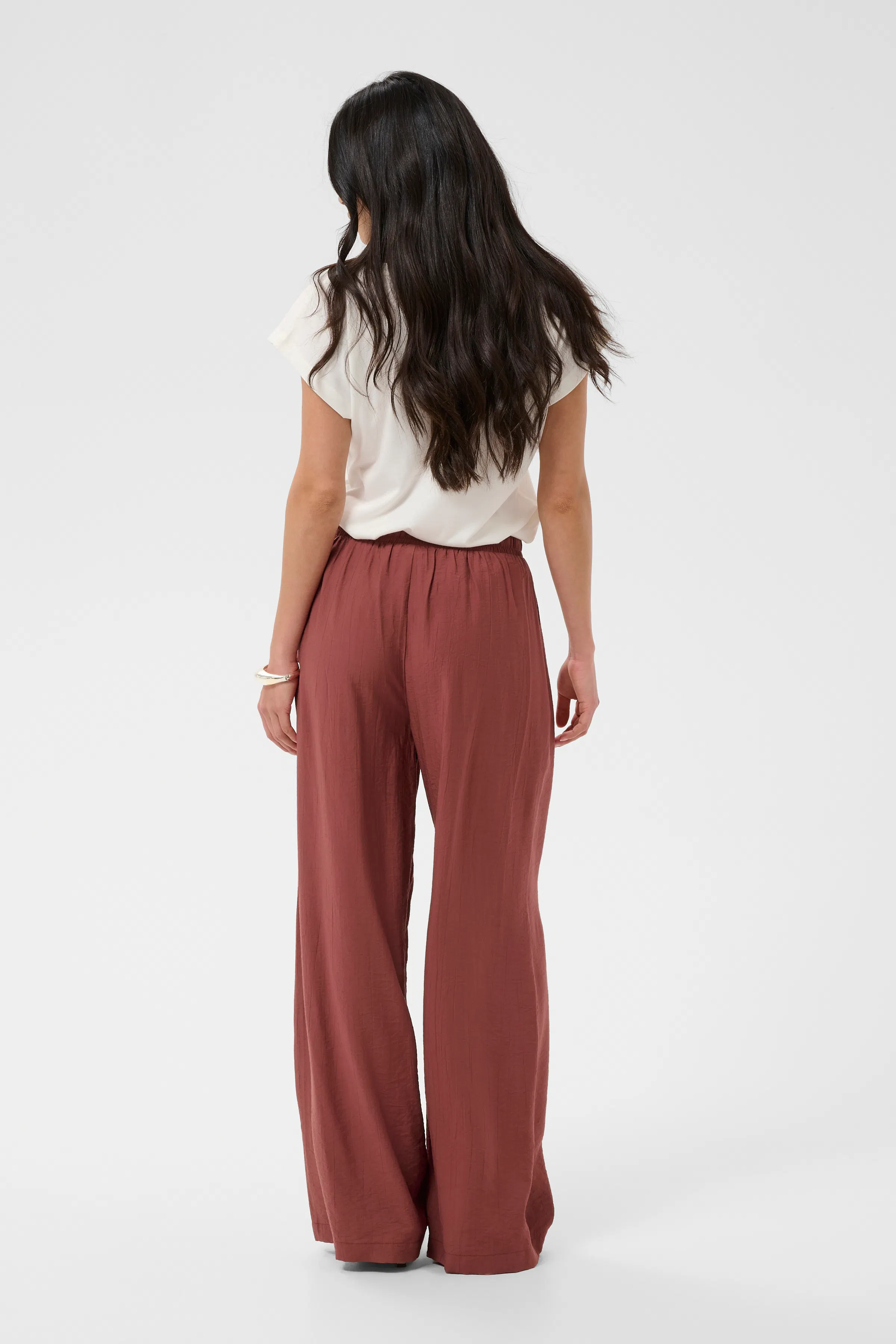 KAemily Bukser LOOKBOOK BACK 10511609-191334