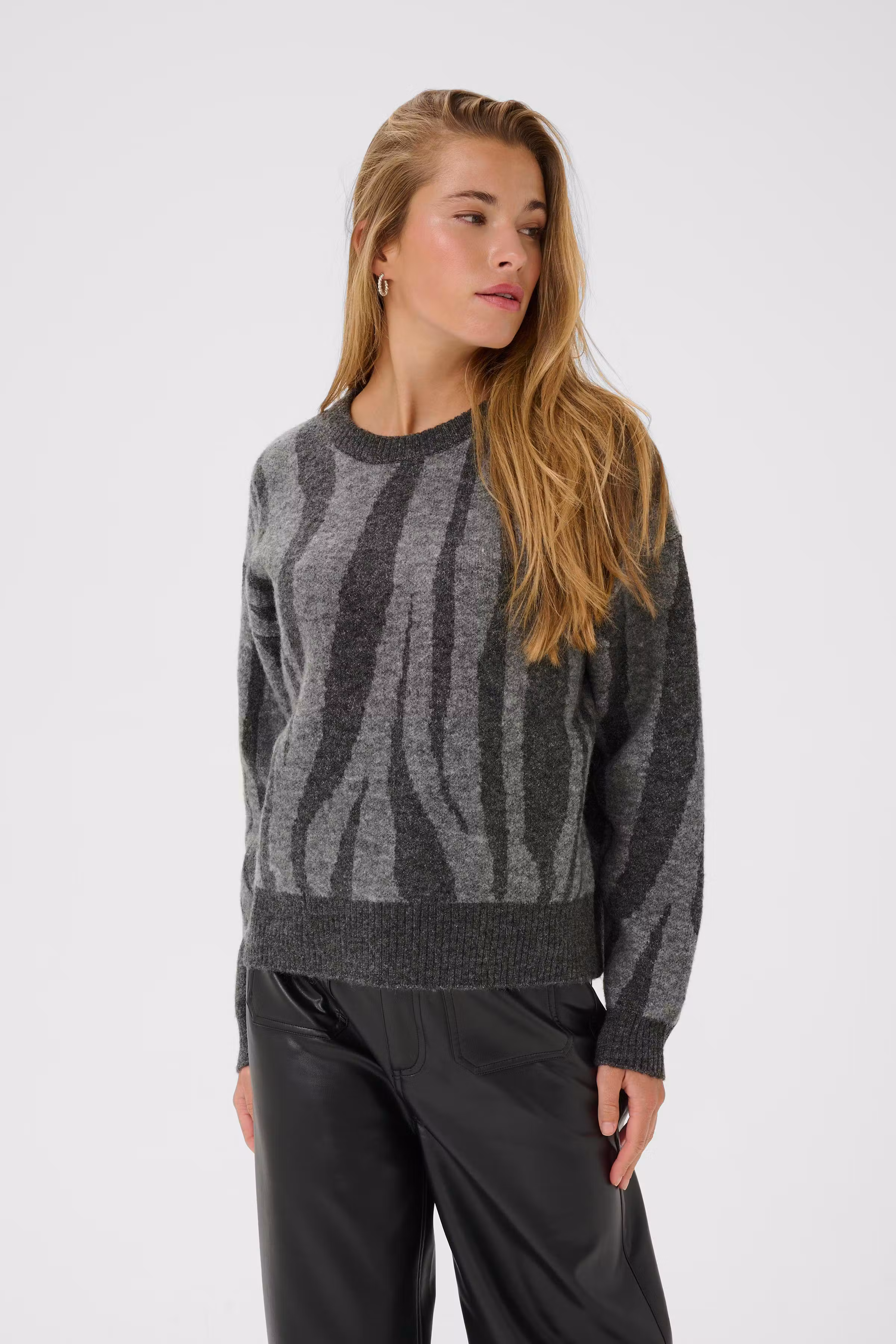 KAbitzy Pullover LOOKBOOK FRONT 10510840-108760