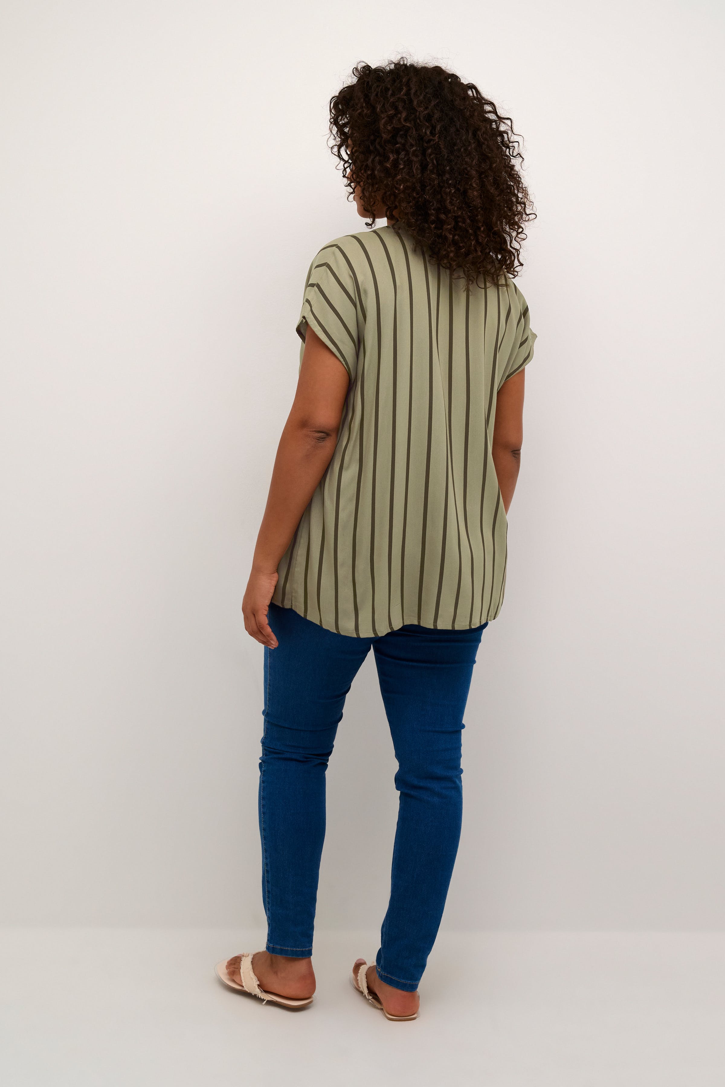 KCsida Blouse LOOKBOOK BACK 10581573-105940