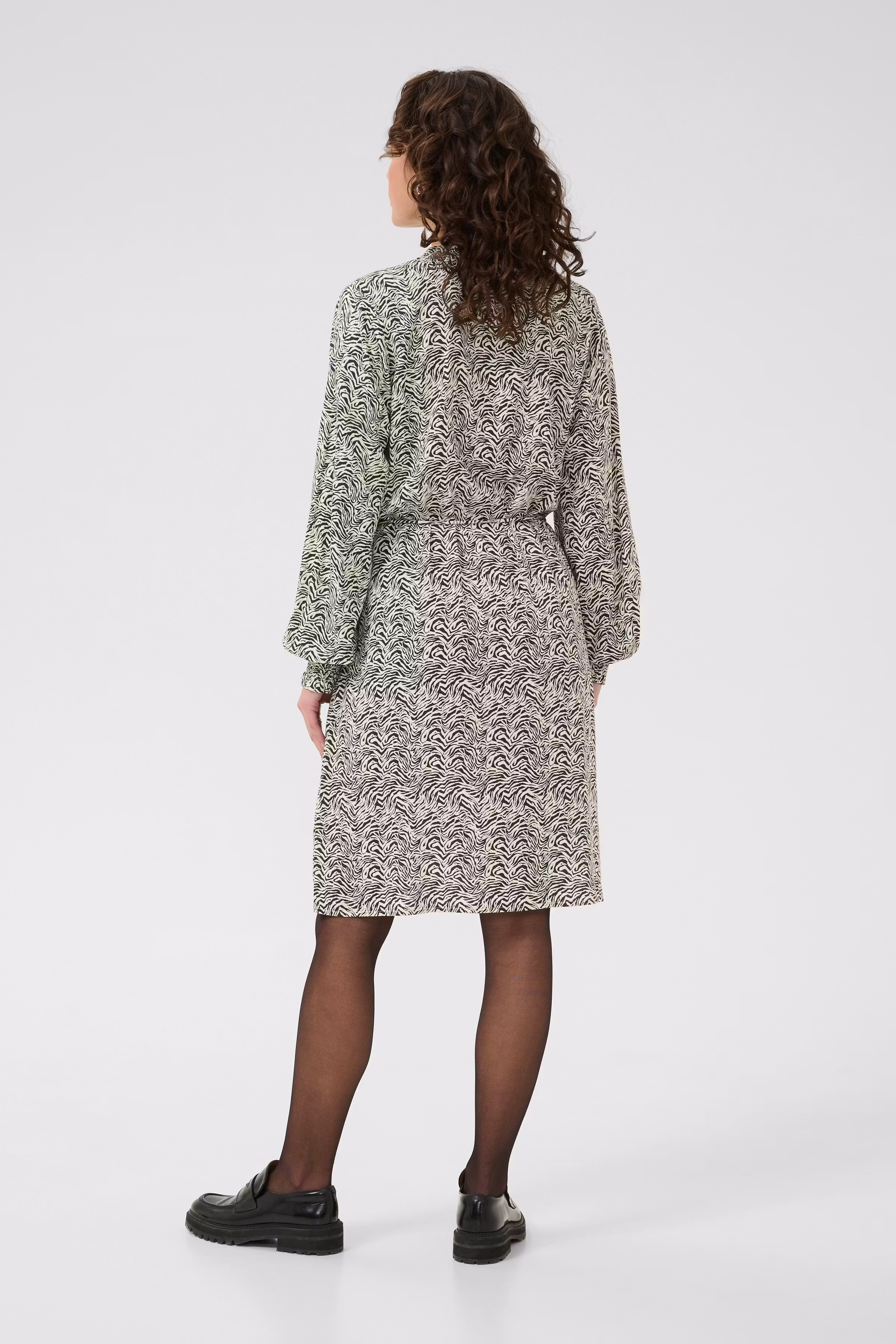 KAmiriam Jurk LOOKBOOK BACK 10510550-108215