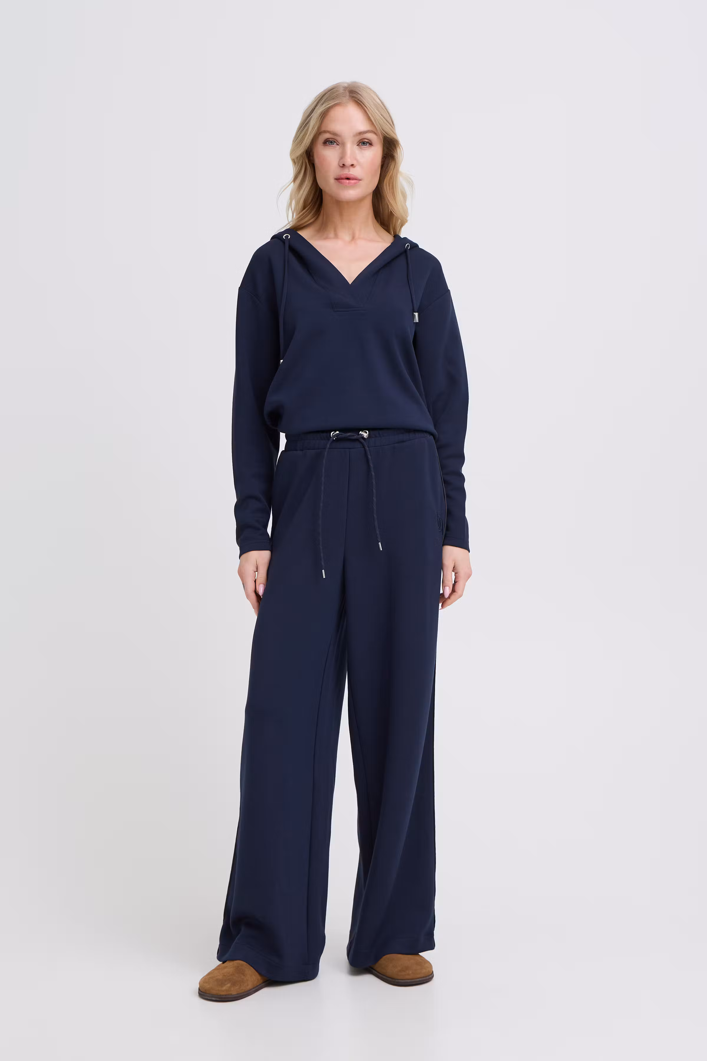 BYPUSTI Bukser LOOKBOOK FRONT 20819667-194020