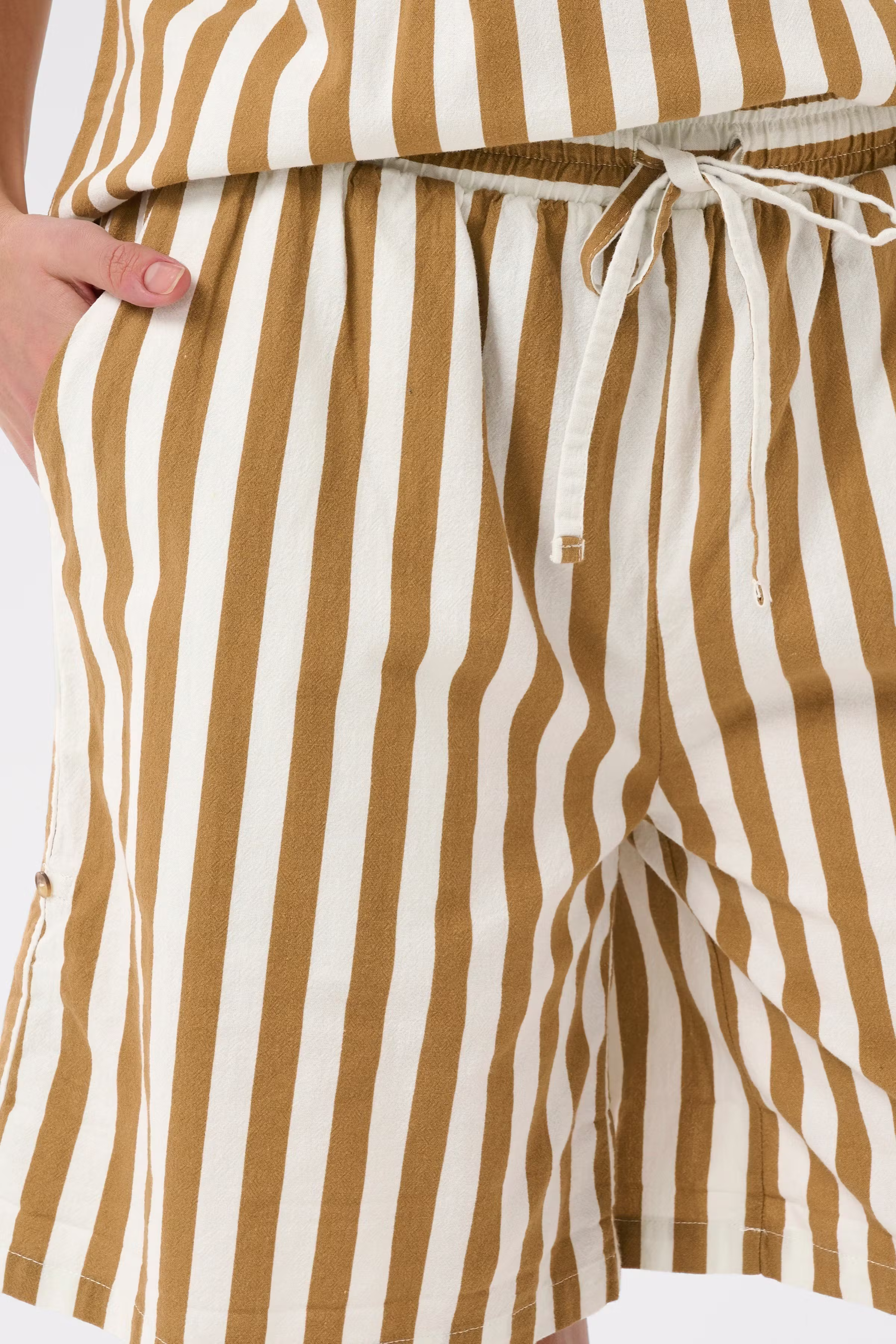 ZalindaSZ Shorts LOOKBOOK DETAIL 30513817-304722