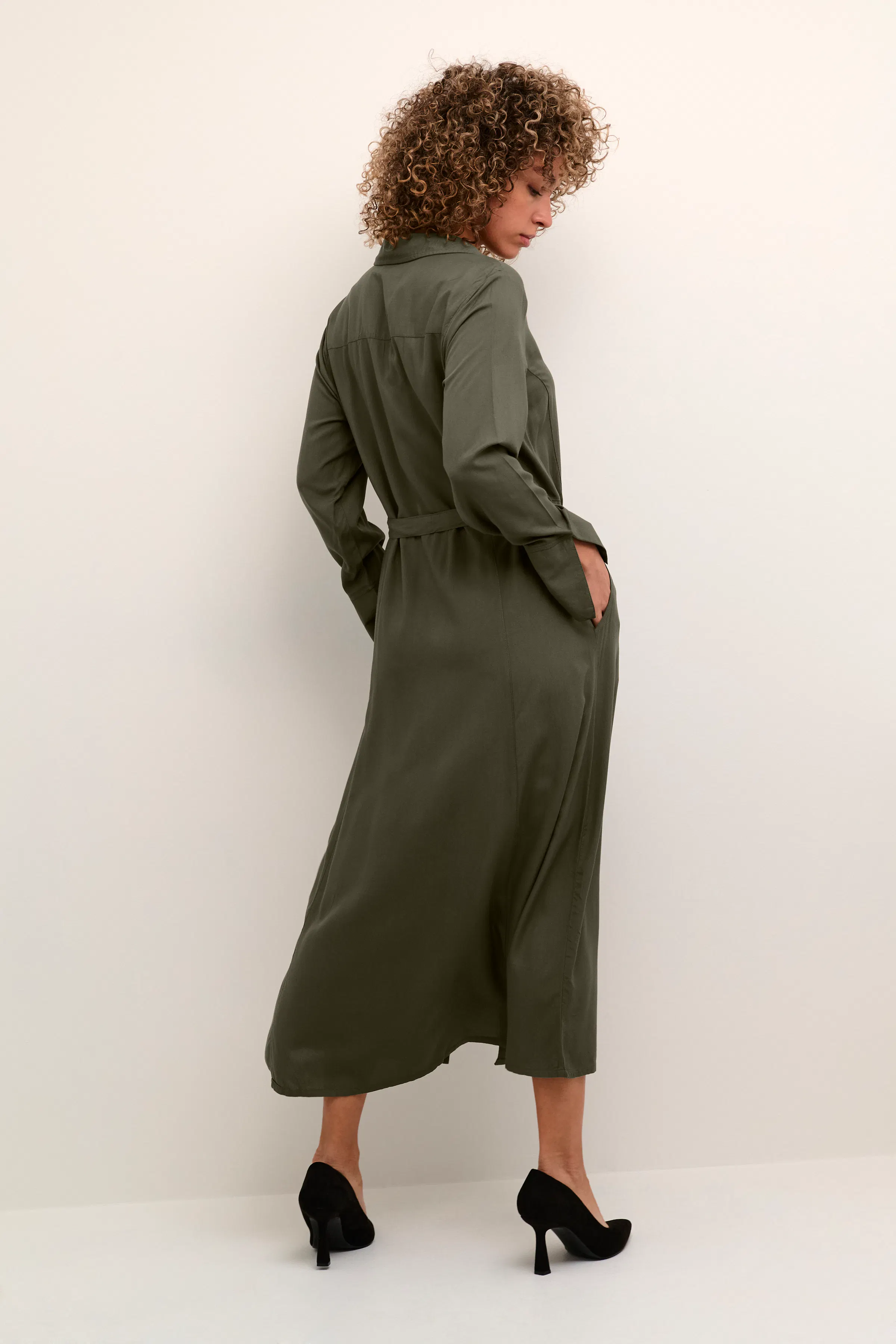 CRTiah Kjole LOOKBOOK BACK 10611683-190403