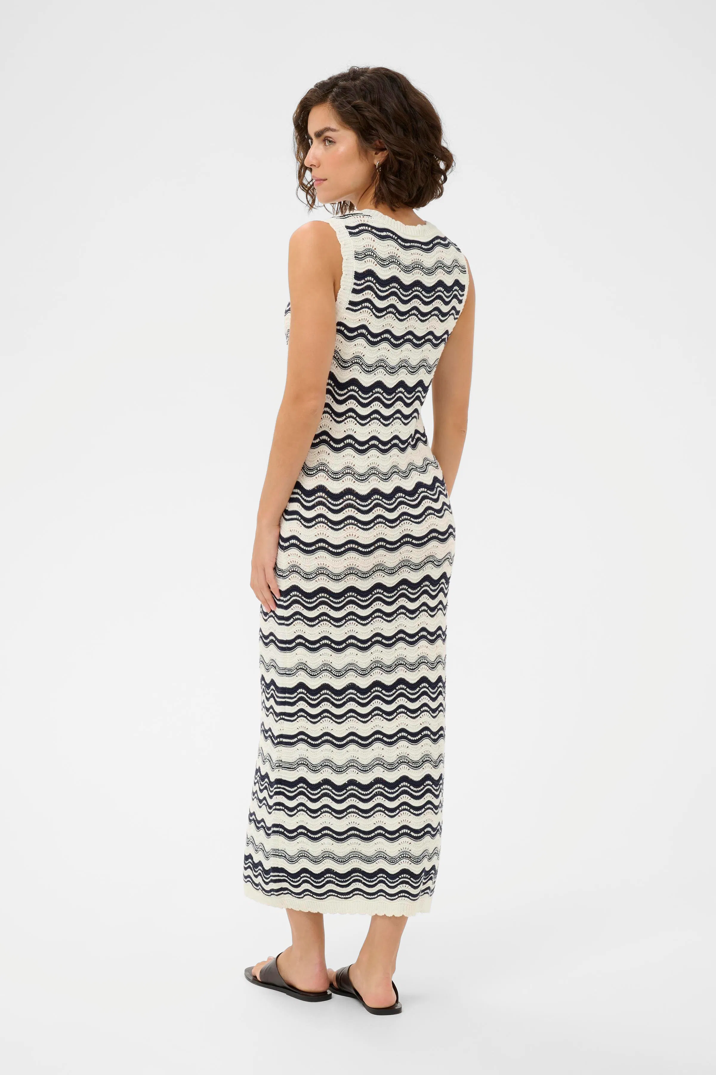KAanna Kjole LOOKBOOK BACK 10511685-109285
