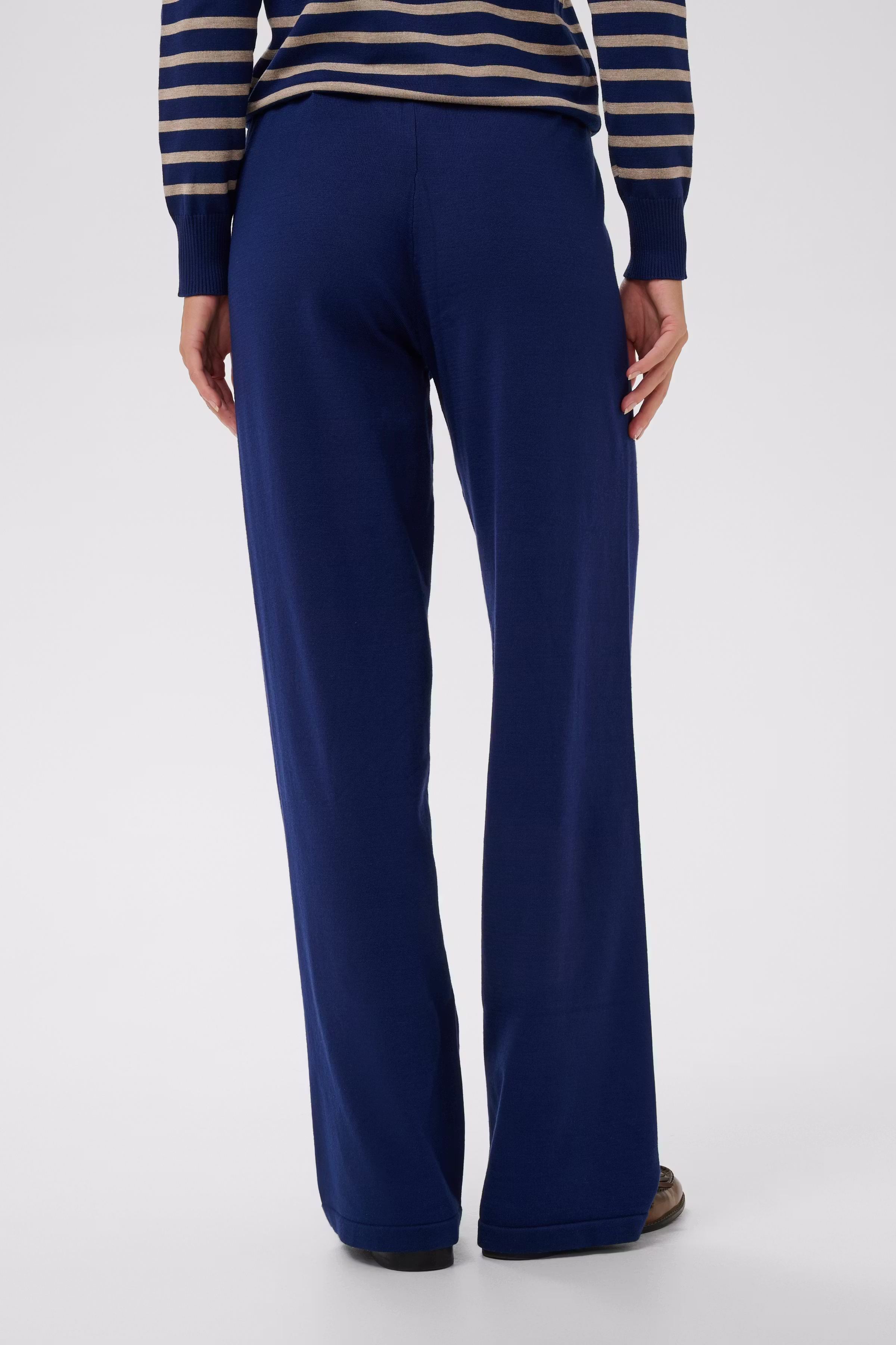 MilaSZ Trousers LOOKBOOK BACK 30511095-194029