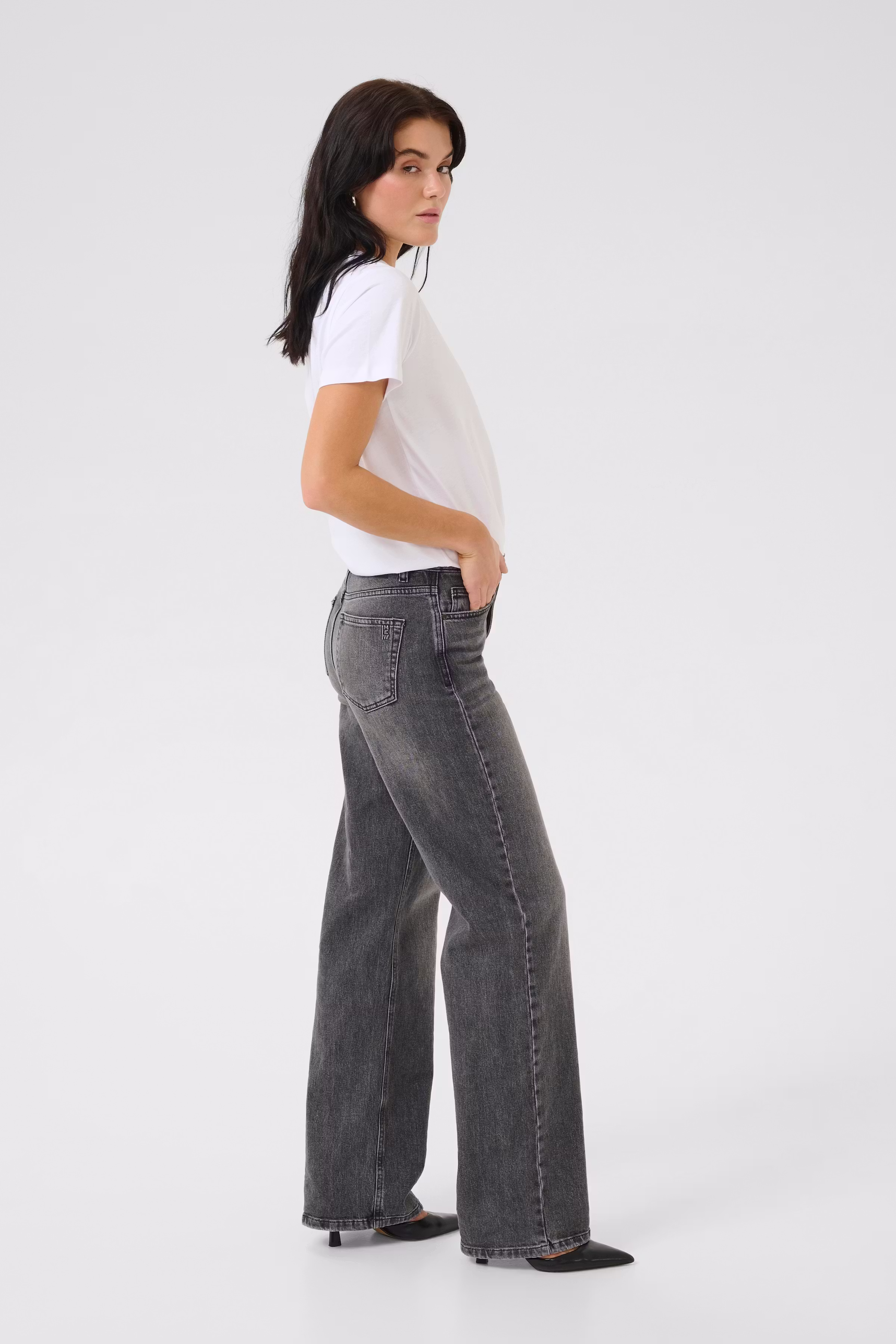 05 THE LOUIS HIGH WIDE LOOKBOOK FRONT 10704222-100087