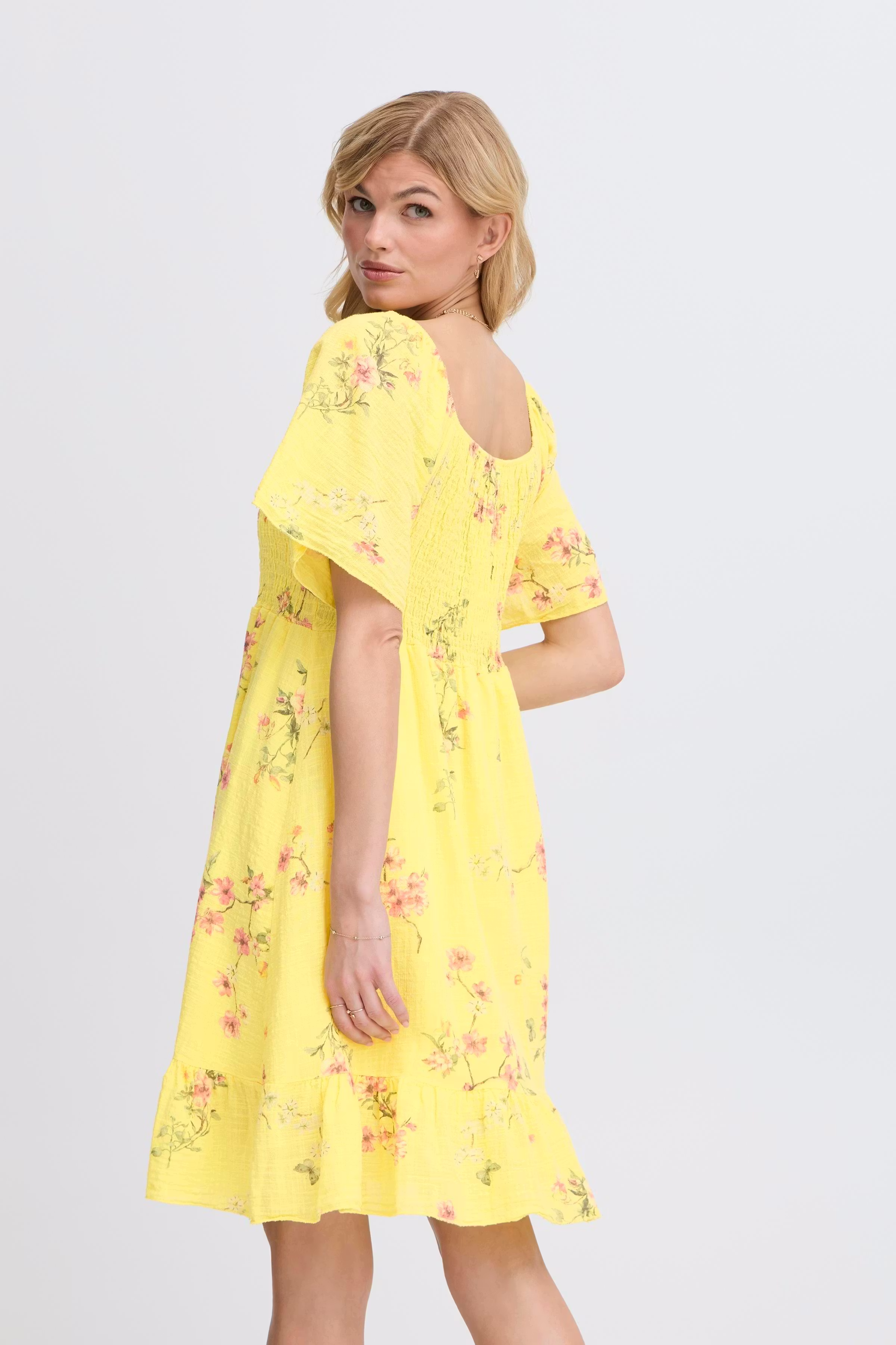 SBALEXA Kjole LOOKBOOK BACK 22100968-120825