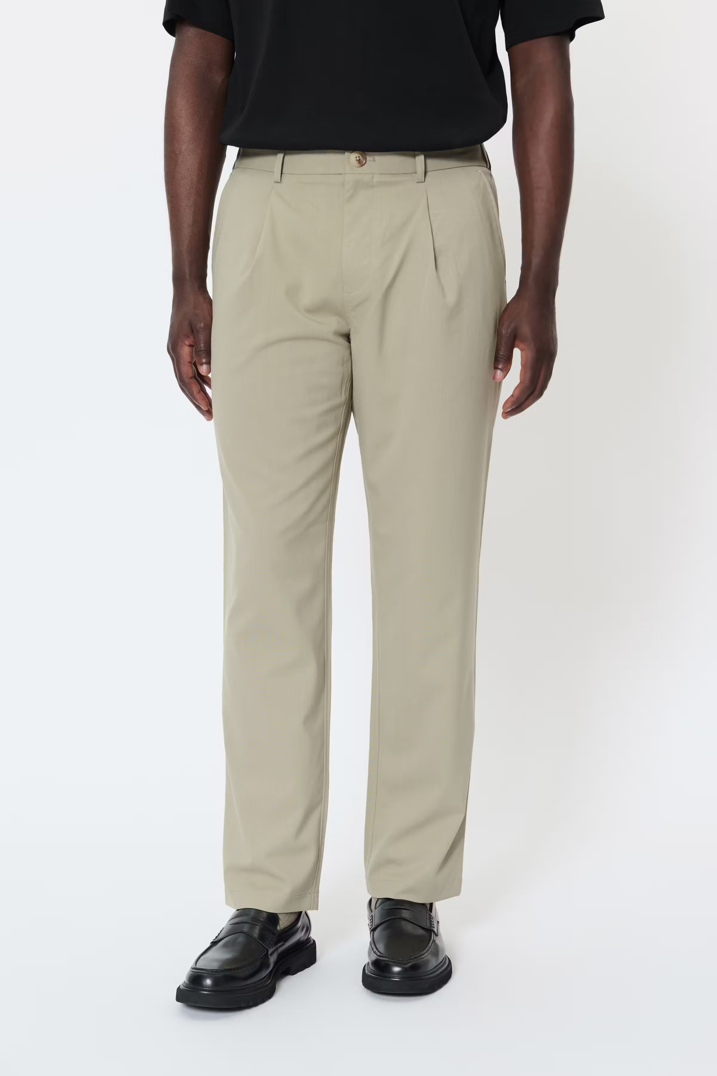 MAhart Hose LOOKBOOK FRONT 30208992-171108