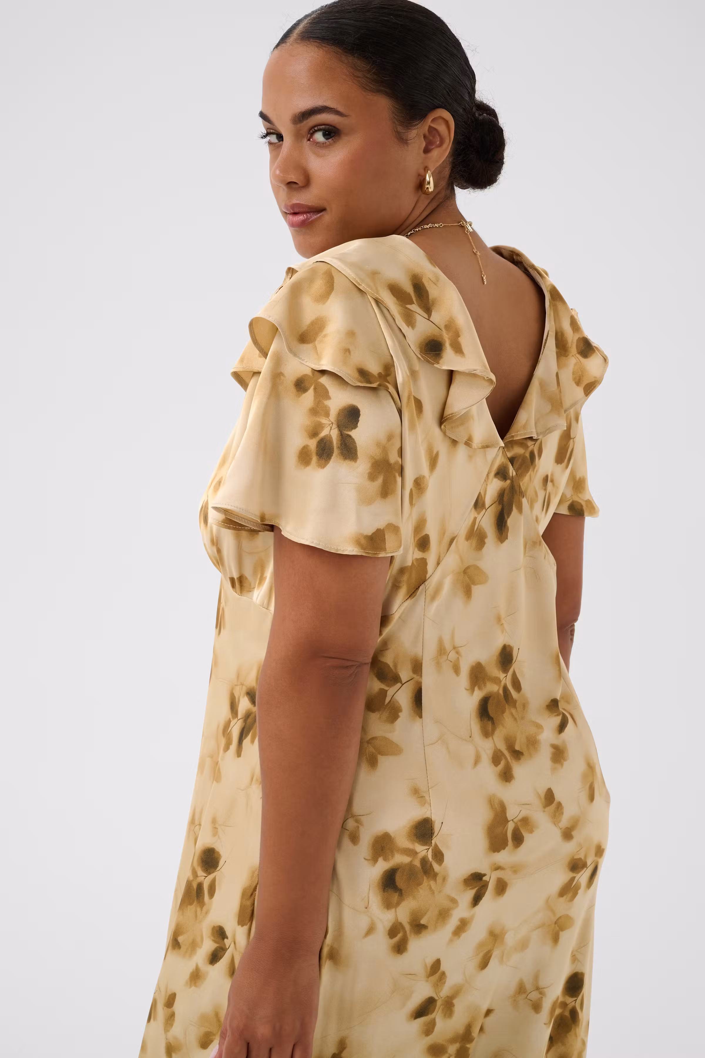 KCjamie Kleid LOOKBOOK DETAIL 10584344-1000821