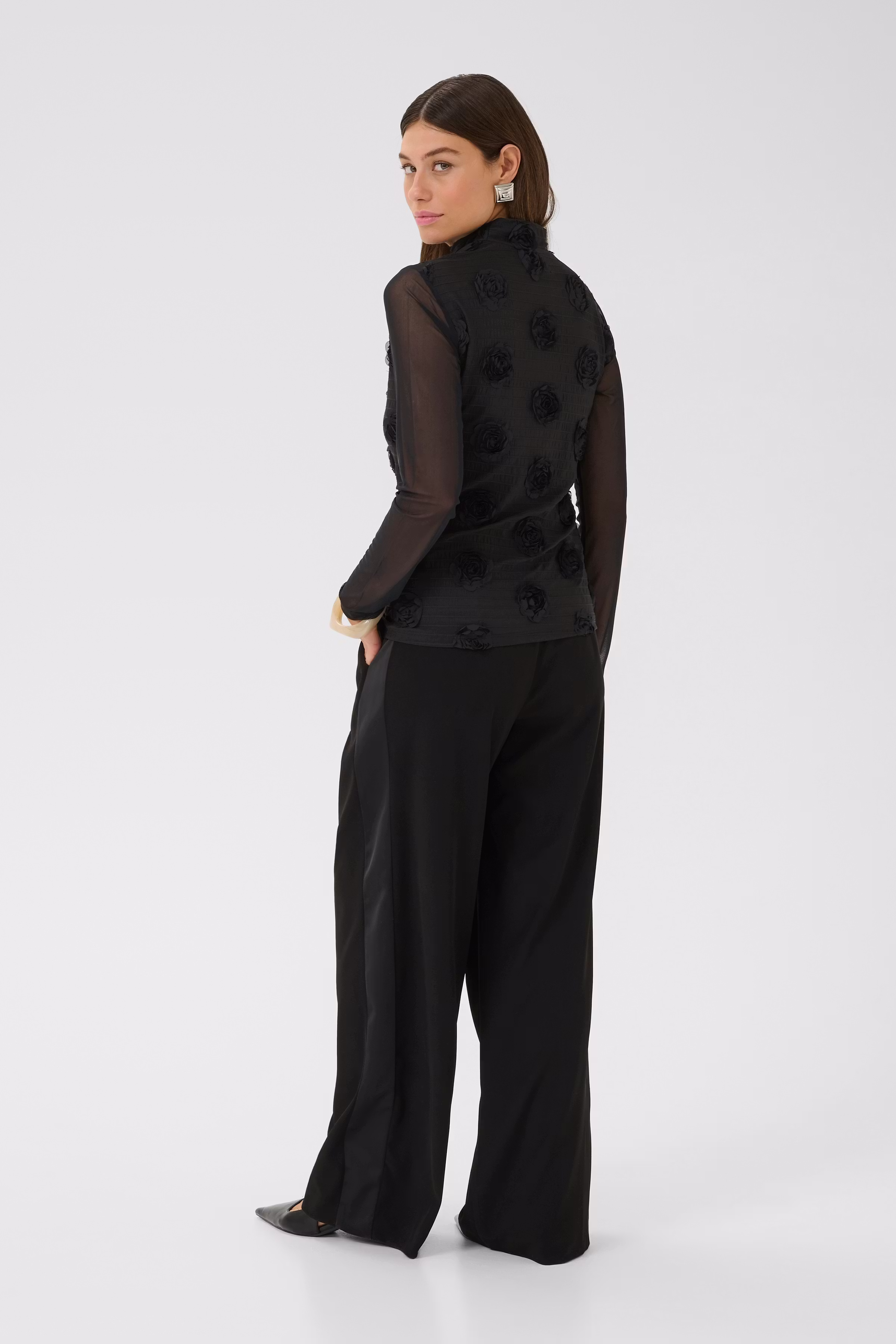 CUmascha Blomsterdetaljer T-shirt LOOKBOOK BACK 50112361-500012