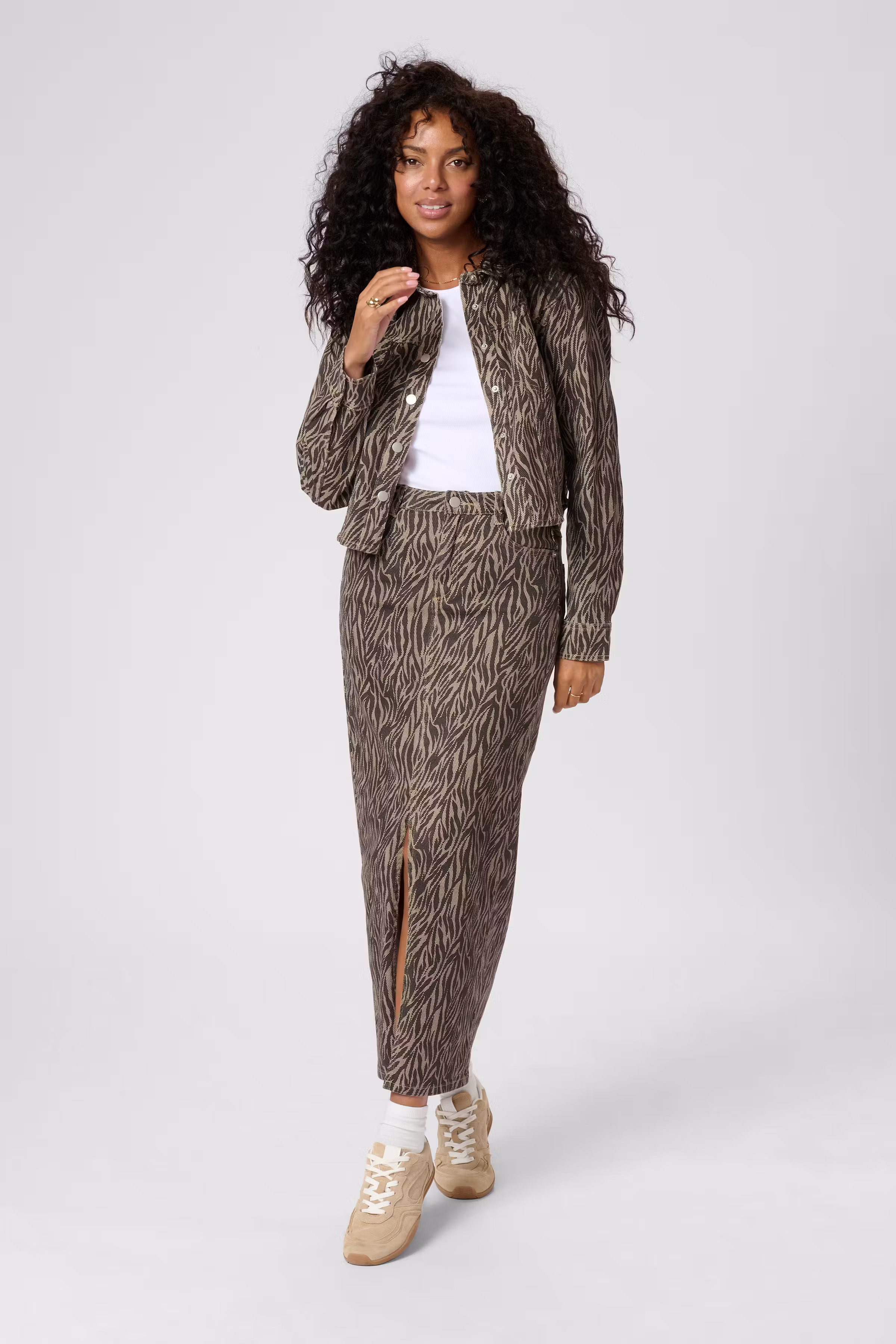 KAleondra Rock LOOKBOOK FRONT 10510135-107719