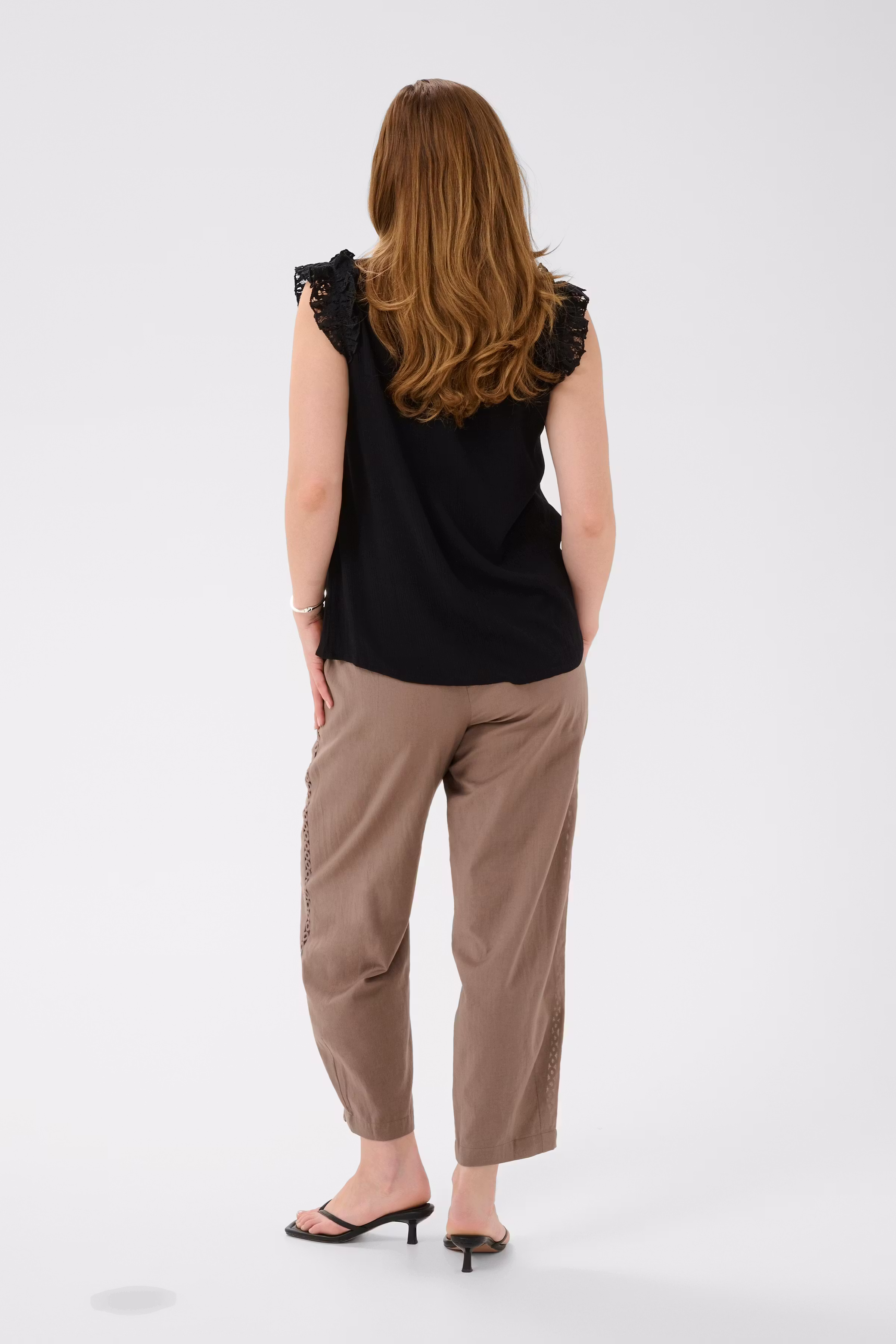 BPlilian Trousers LOOKBOOK BACK 40200179-181304