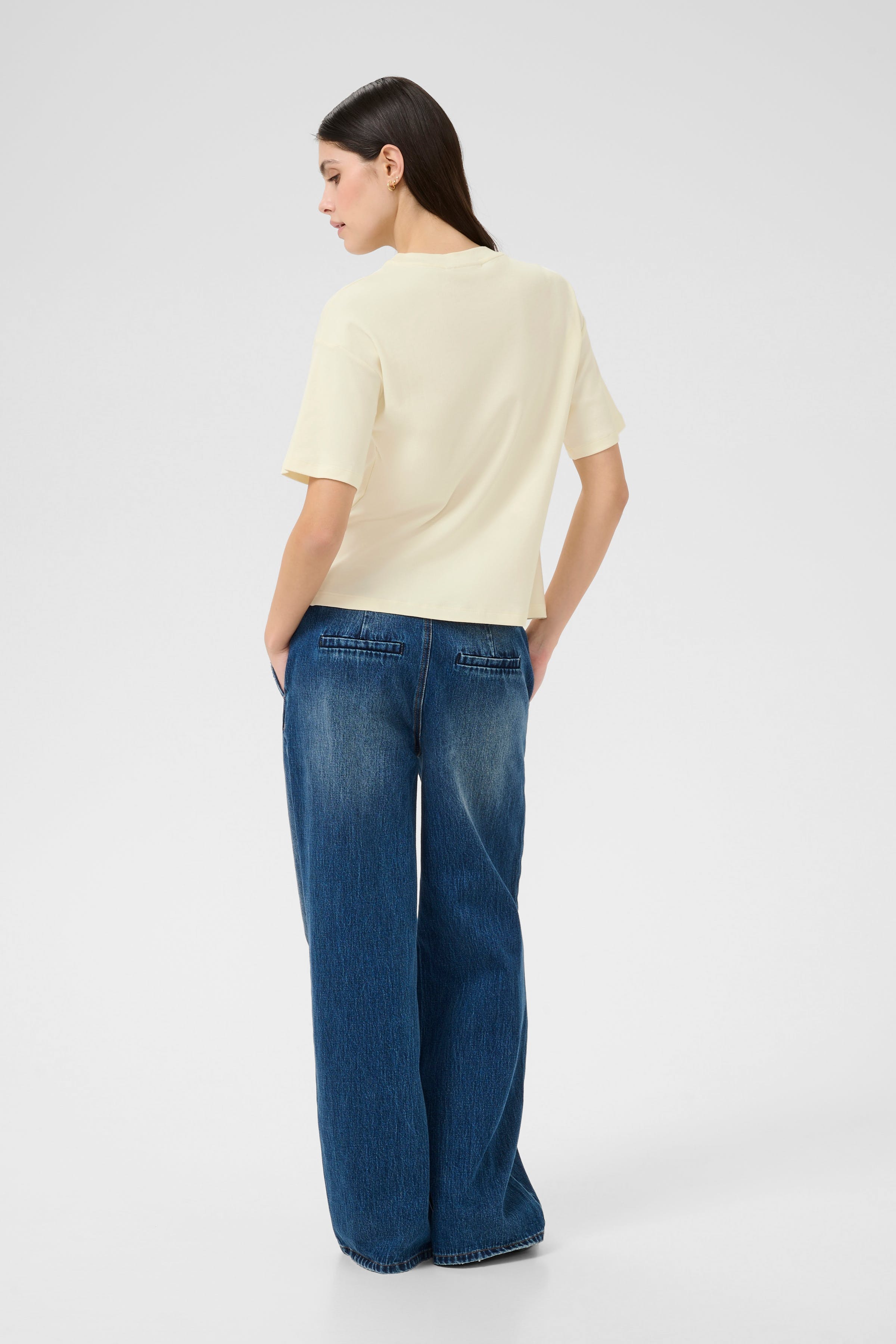 KBUlana T-shirt LOOKBOOK BACK 10105461-110103