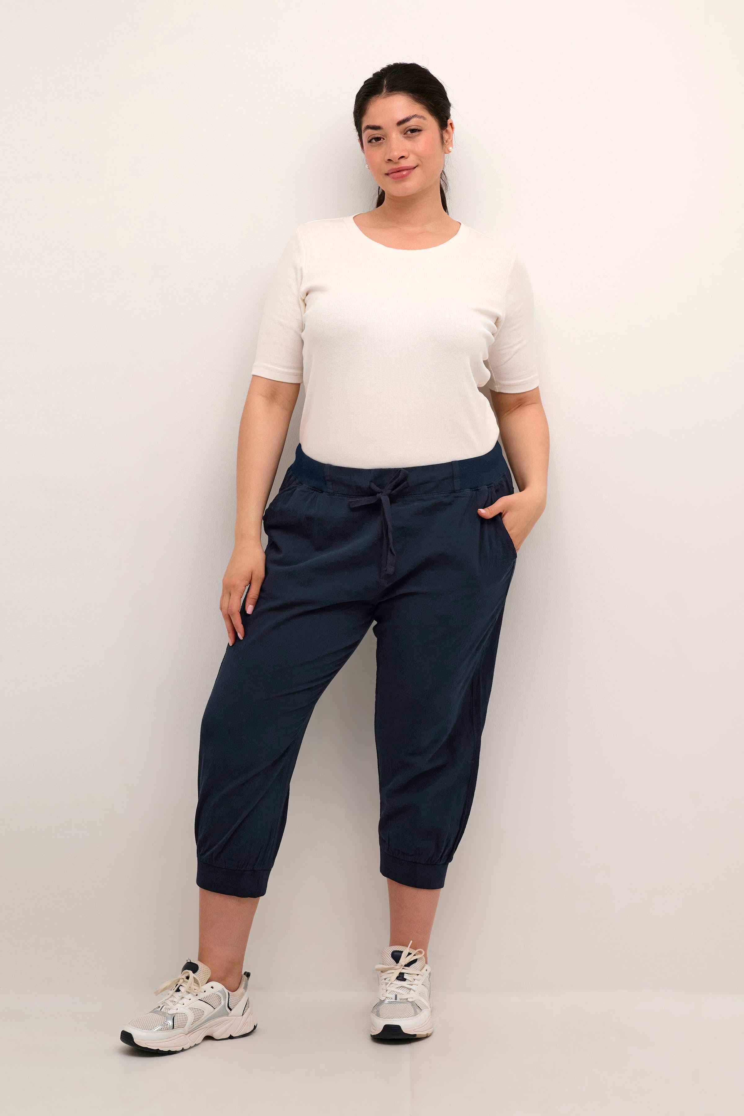 KCnana Capri bukser LOOKBOOK FRONT 10580057-194020