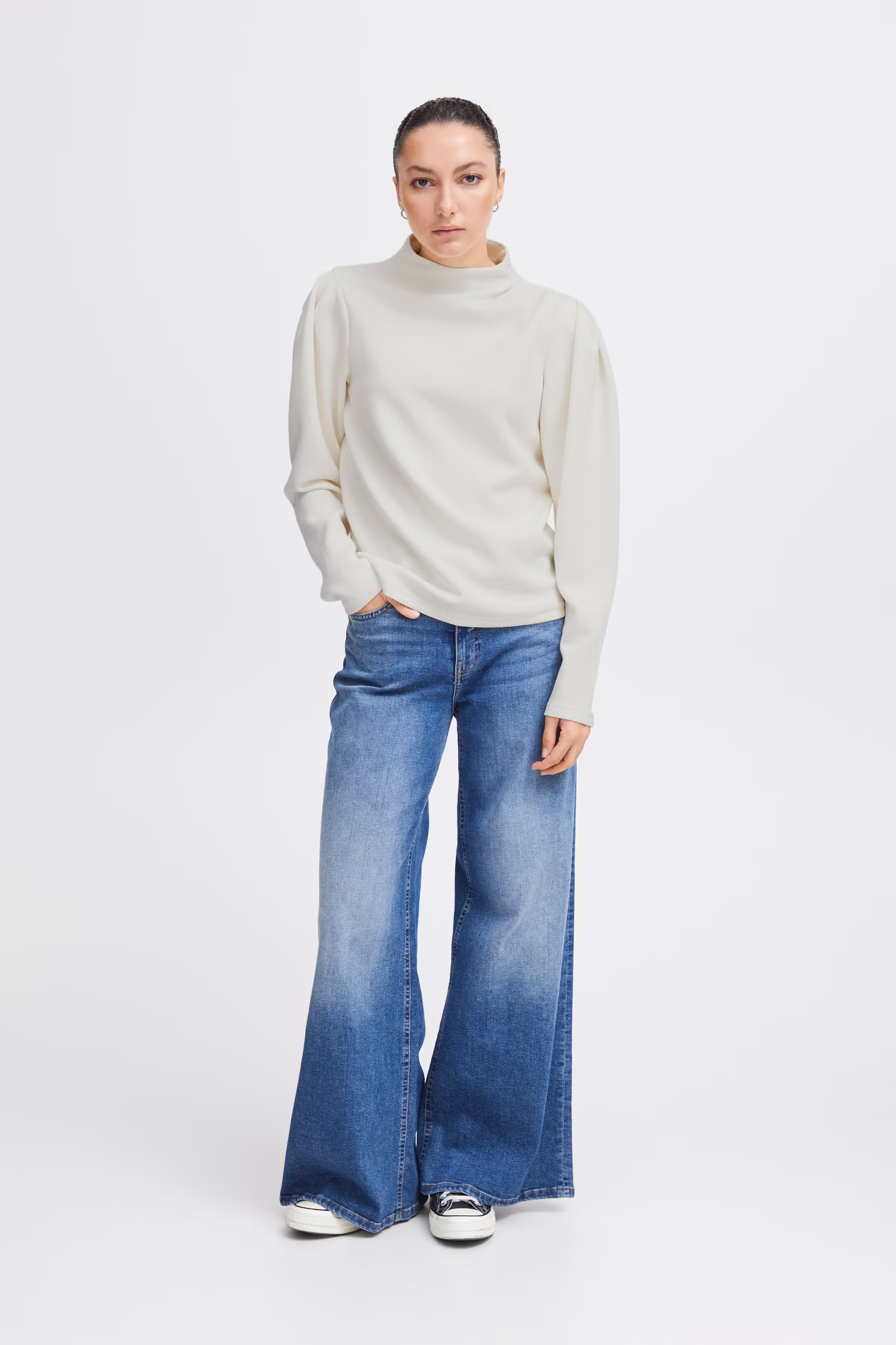 IHNAIDA Bluse LOOKBOOK FRONT 20120519-114202