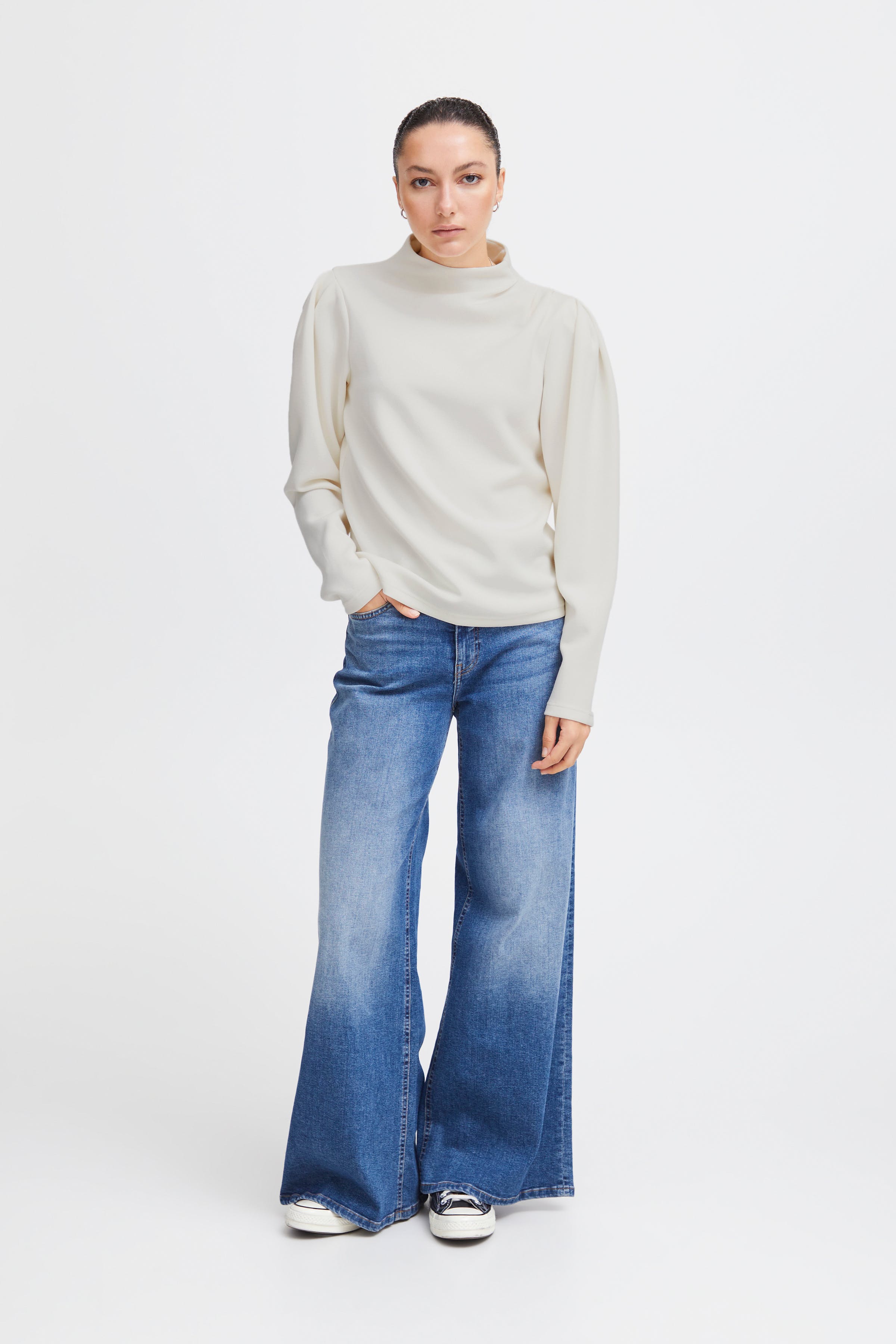 IHNAIDA Bluse LOOKBOOK FRONT 20120519-114202