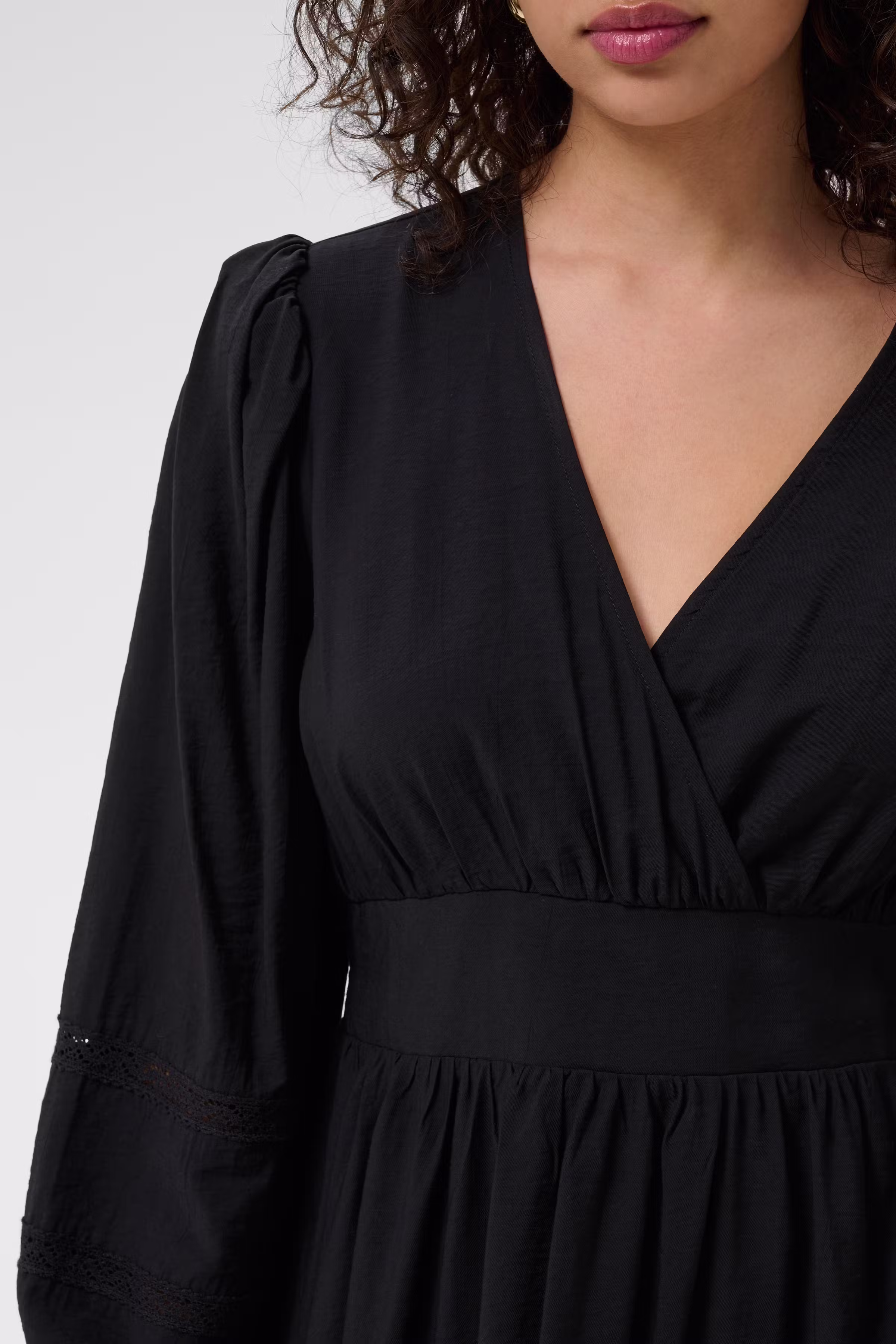 KAhaily Kjole LOOKBOOK DETAIL 10511934-100121