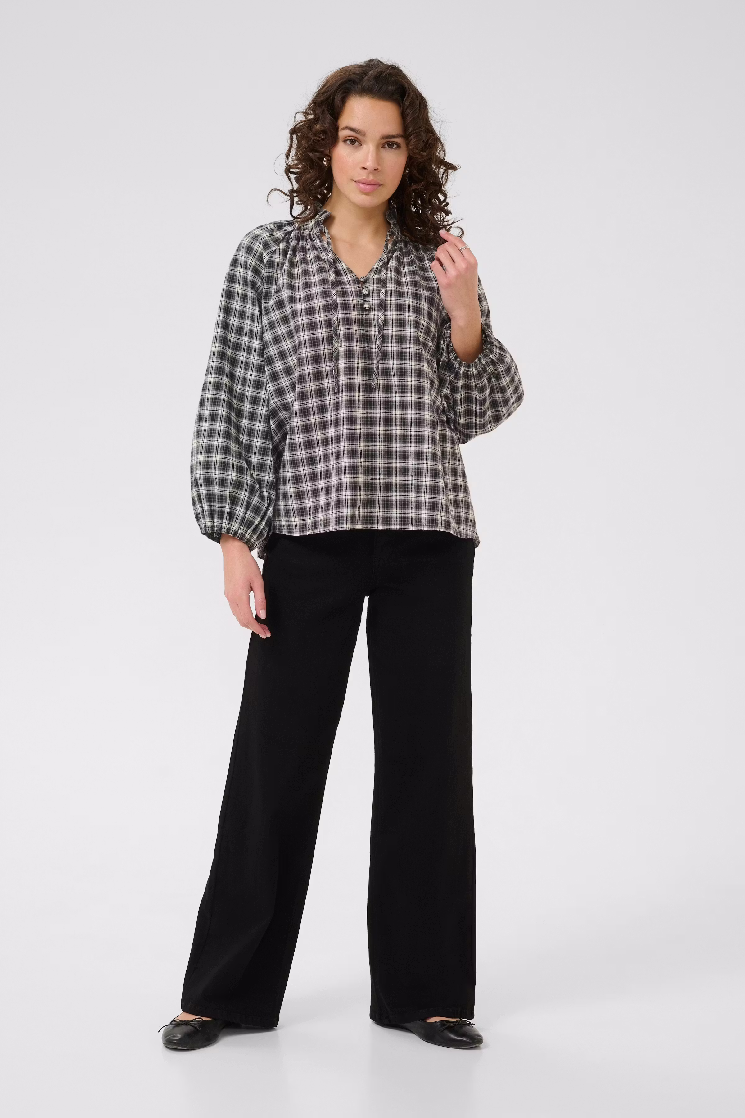 KAelna Bluse LOOKBOOK FRONT 10510745-108369