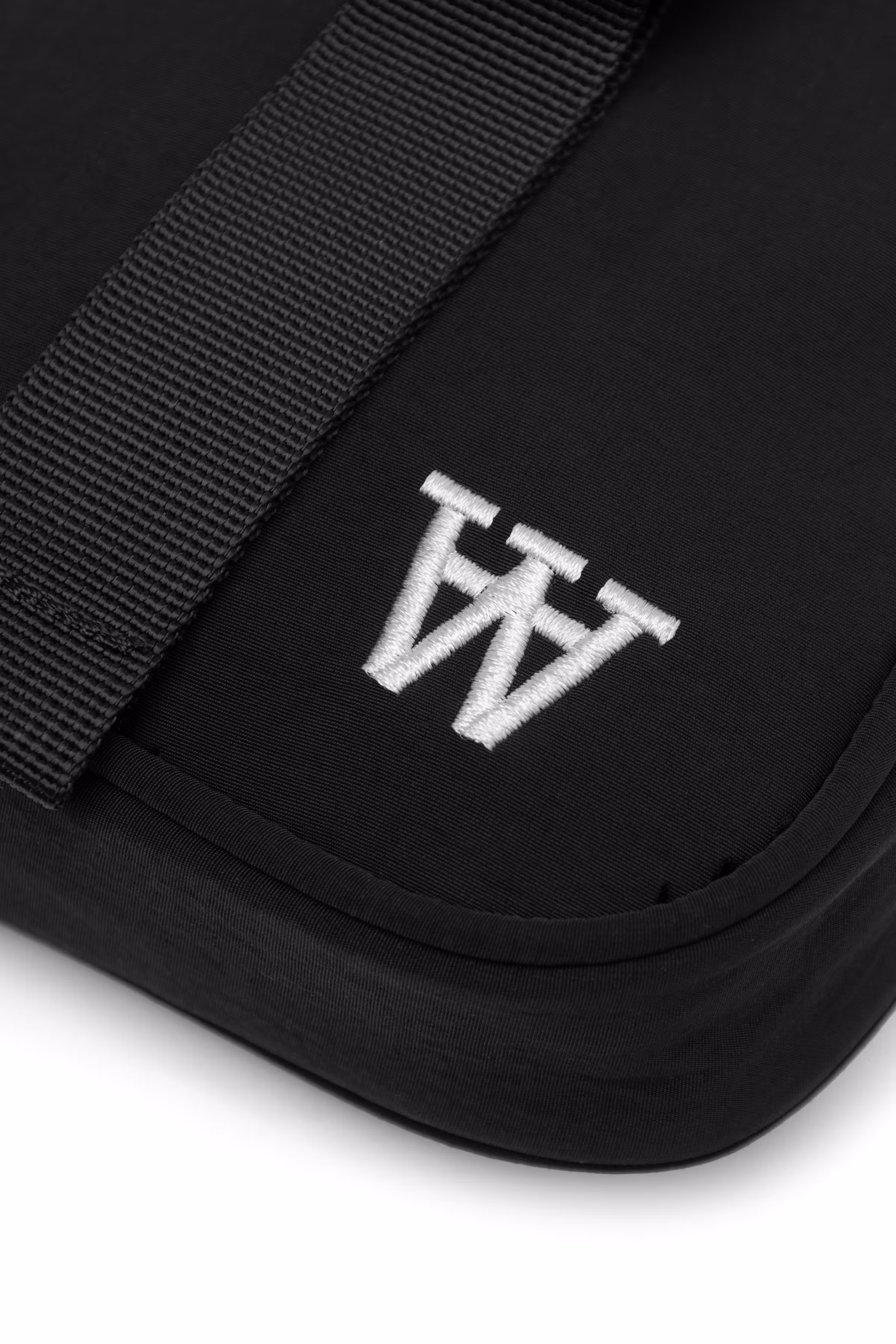 WWRalf shoulder pouch PACK DETAIL 30251921-303700