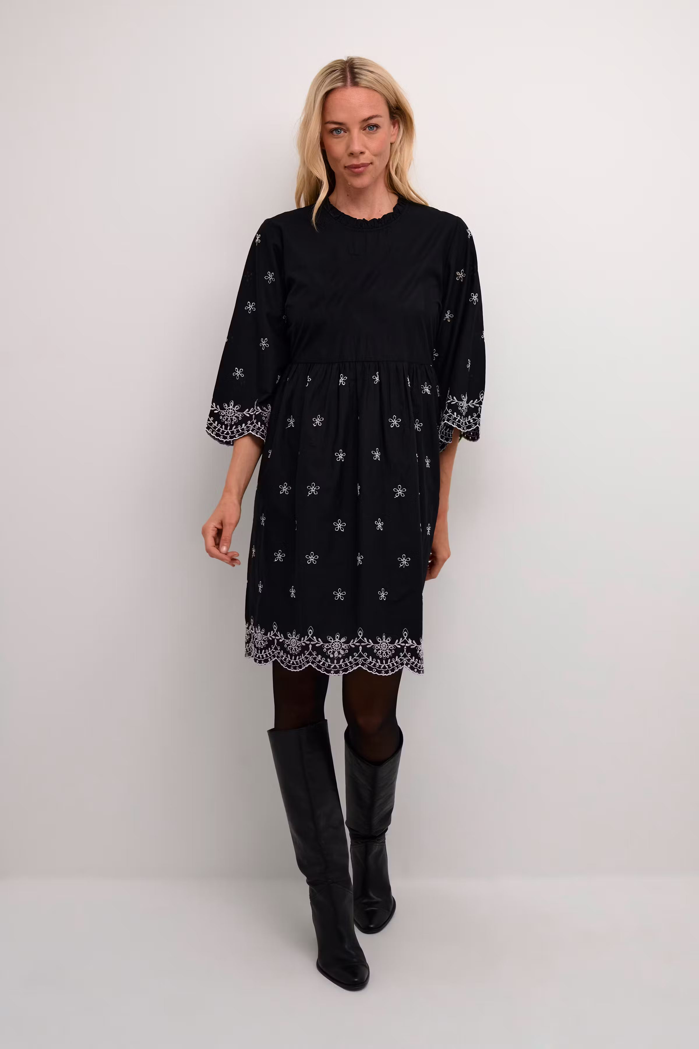 CRAnnea Robe LOOKBOOK FRONT 10612190-100120